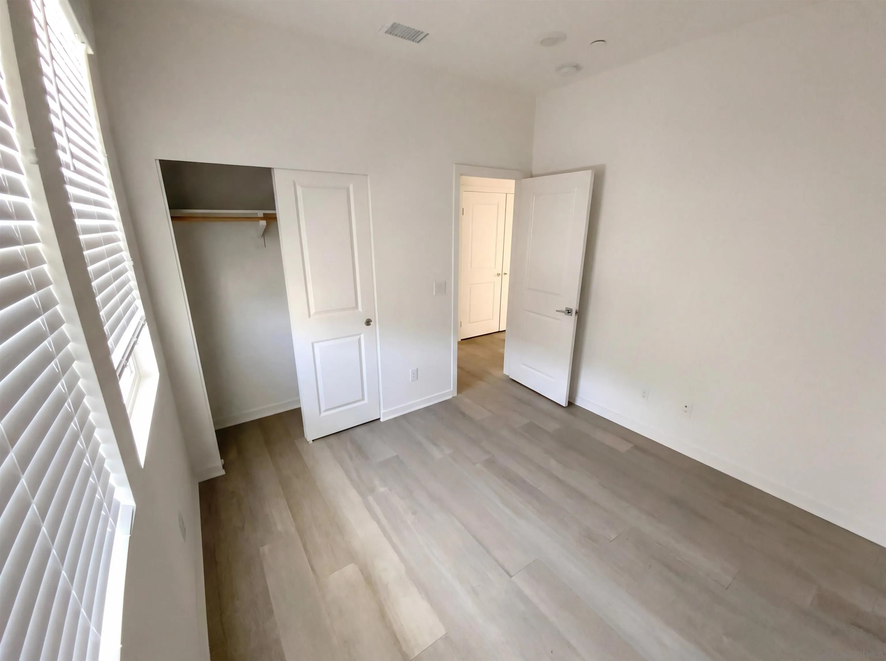 https://cdn.realtyfeed.com/cdn/127/260005474/681e72ce503aede1baafd004b3e85975.webp