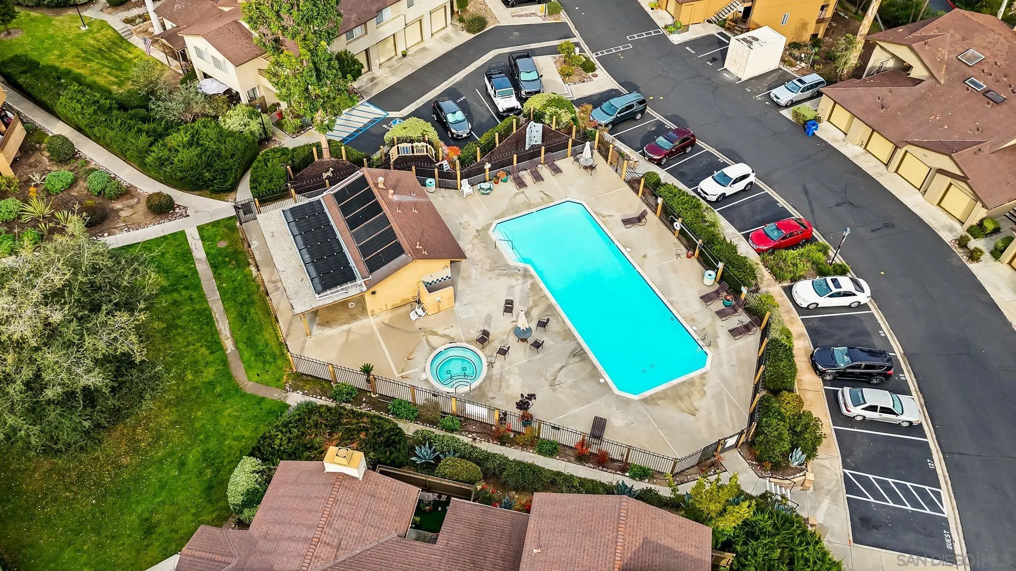 https://cdn.realtyfeed.com/cdn/127/260005475/42a1266b772108f8dbdb67d50ed26b68.webp