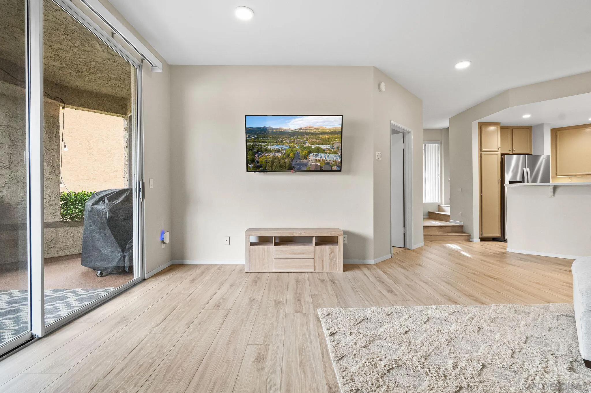 https://cdn.realtyfeed.com/cdn/127/260005475/518049b2076208a9d0130ea7d15c90a0.webp