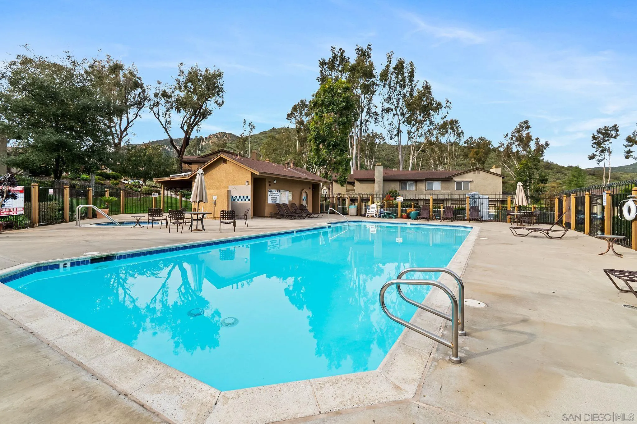https://cdn.realtyfeed.com/cdn/127/260005475/7201d424293563e3b4ab71a1d98abaab.webp