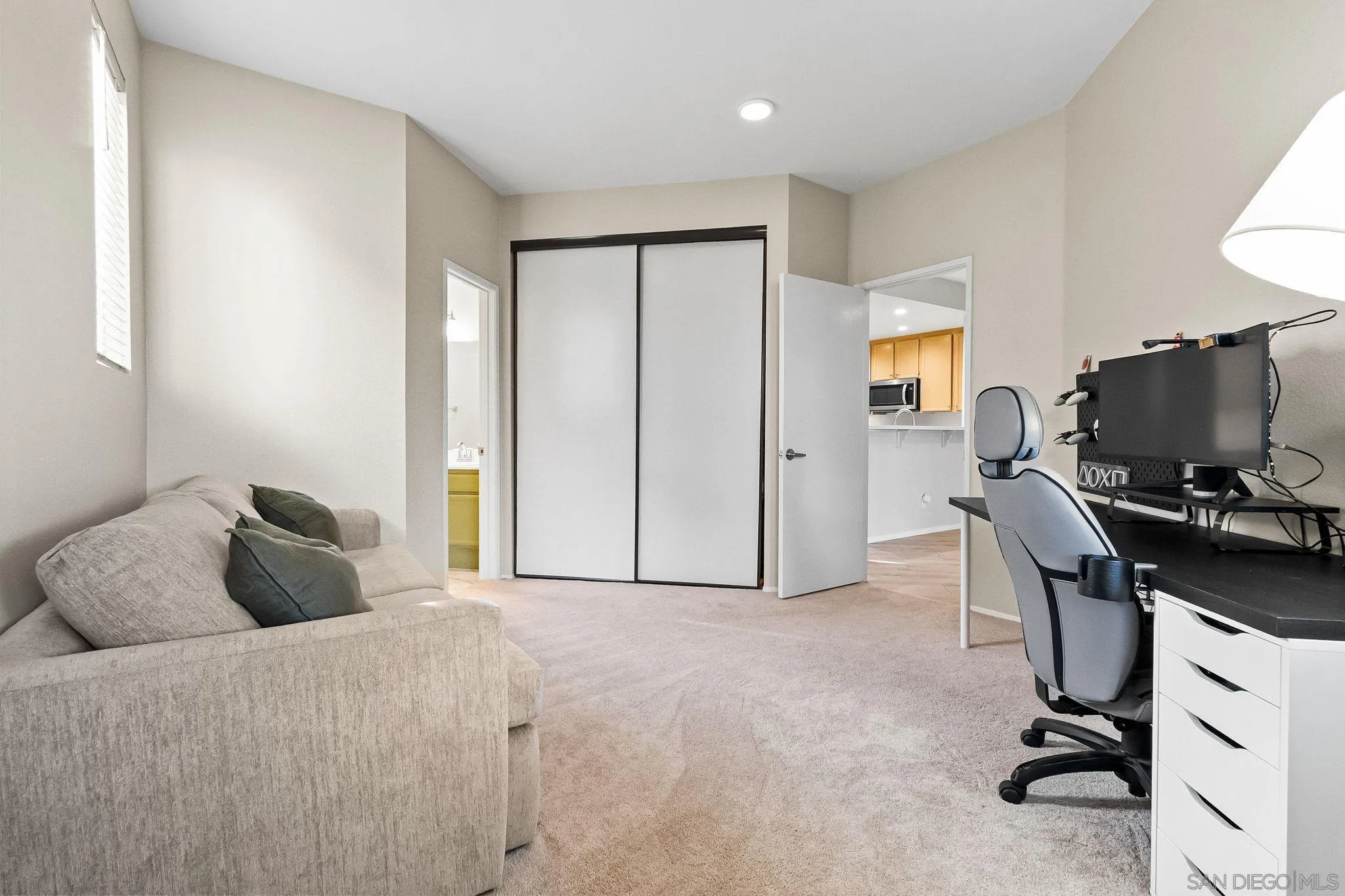 https://cdn.realtyfeed.com/cdn/127/260005475/aa47dd044790567735343b741eb6592d.webp