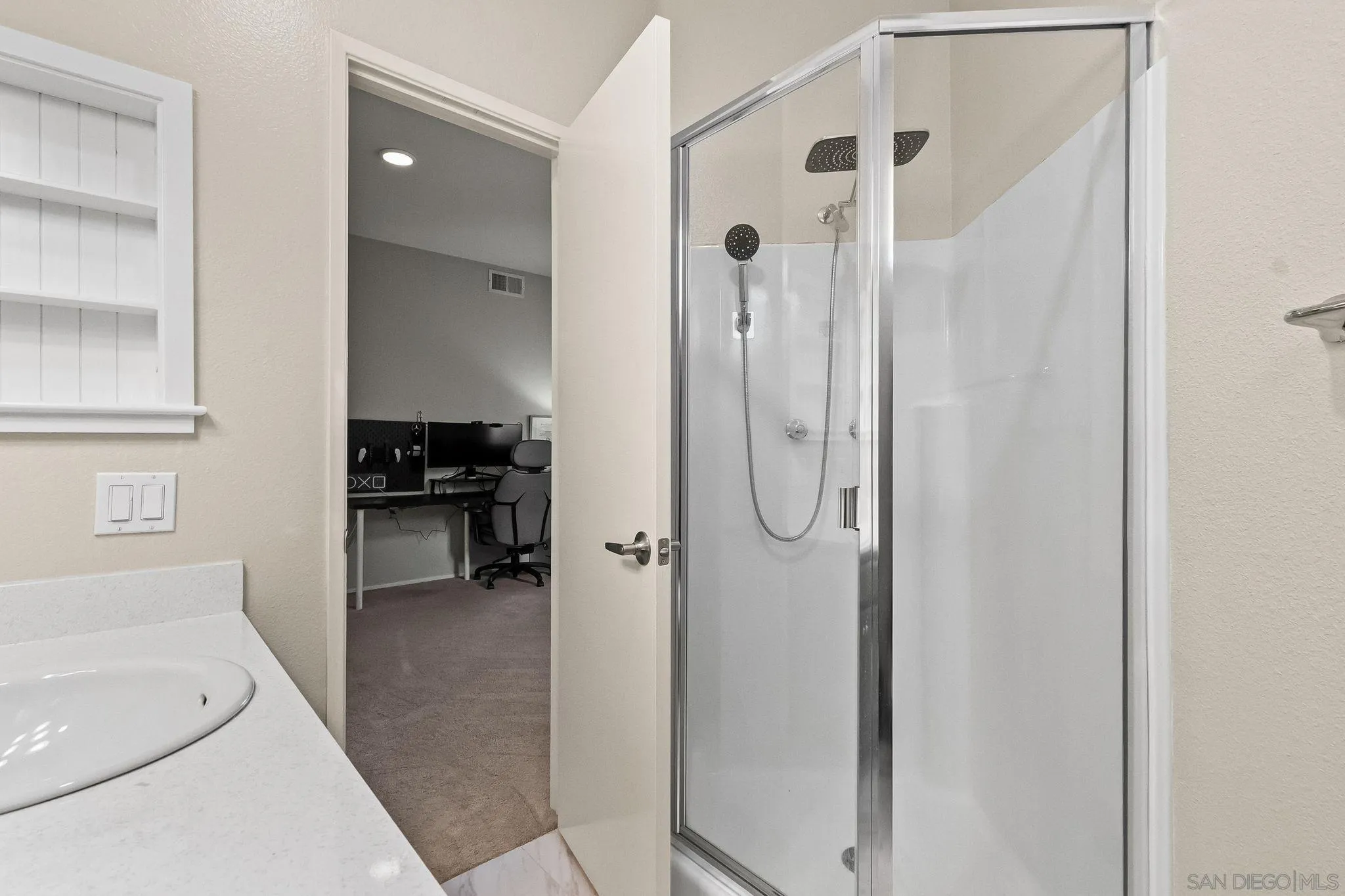 https://cdn.realtyfeed.com/cdn/127/260005475/aa9738b0052f78b6dbd70dd12c1c4983.webp