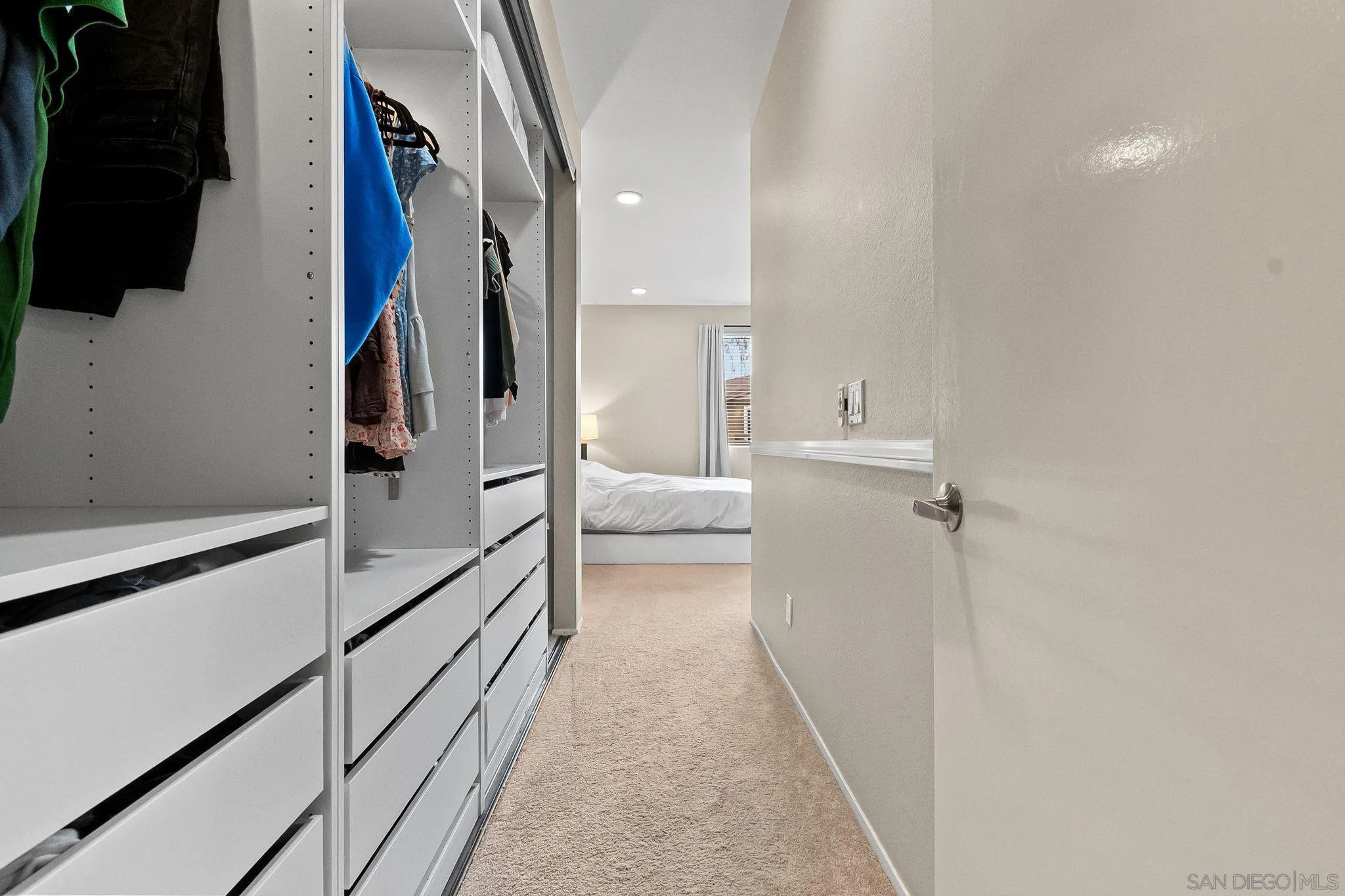 https://cdn.realtyfeed.com/cdn/127/260005475/bea29564f4ea80b34422a996217aa7a8.webp