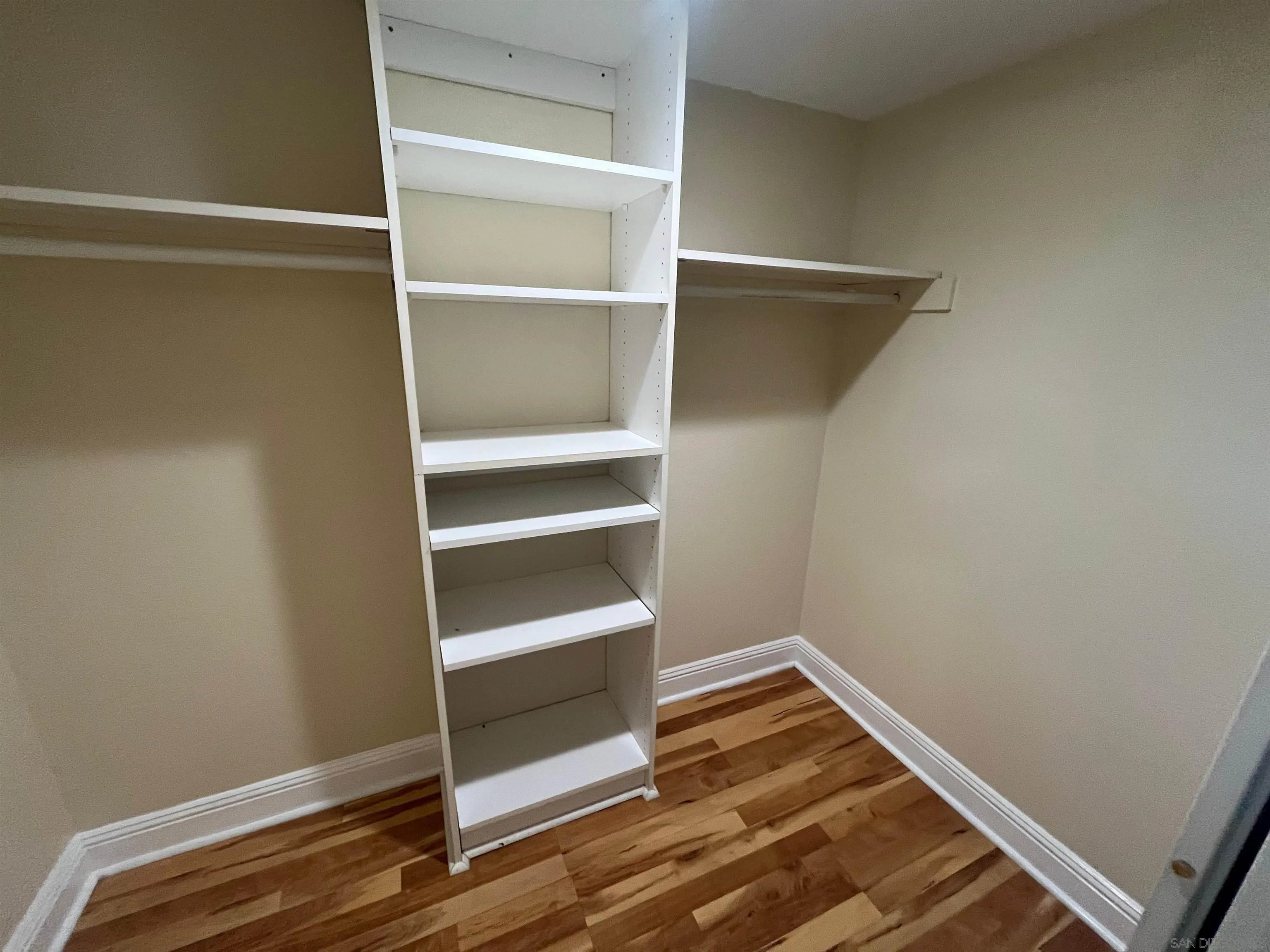 https://cdn.realtyfeed.com/cdn/127/260005479/0a9781ab9eb7c492e5587073940707fa.webp