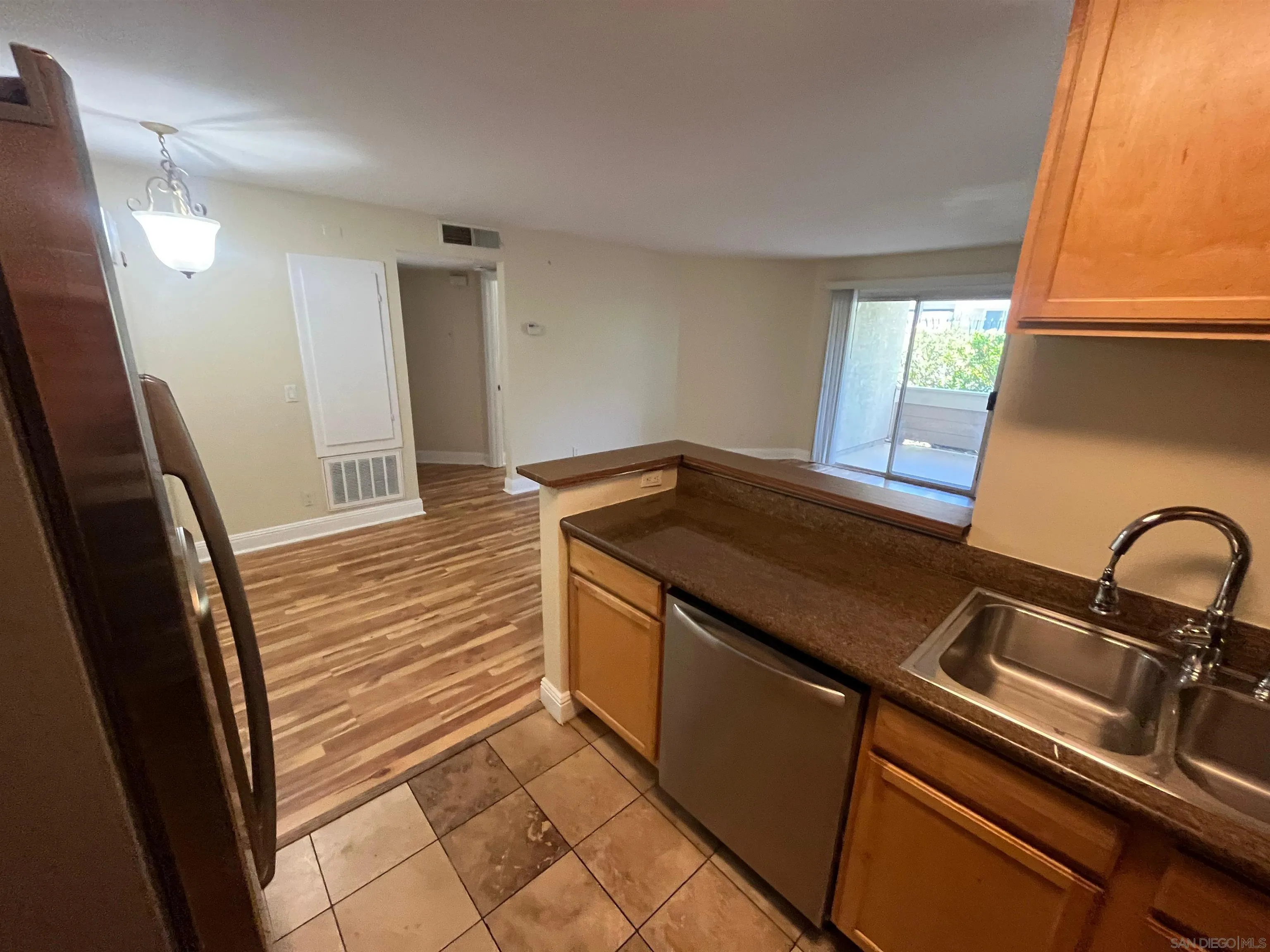 https://cdn.realtyfeed.com/cdn/127/260005479/67ba1b5190071ec11b691e55c8445575.webp