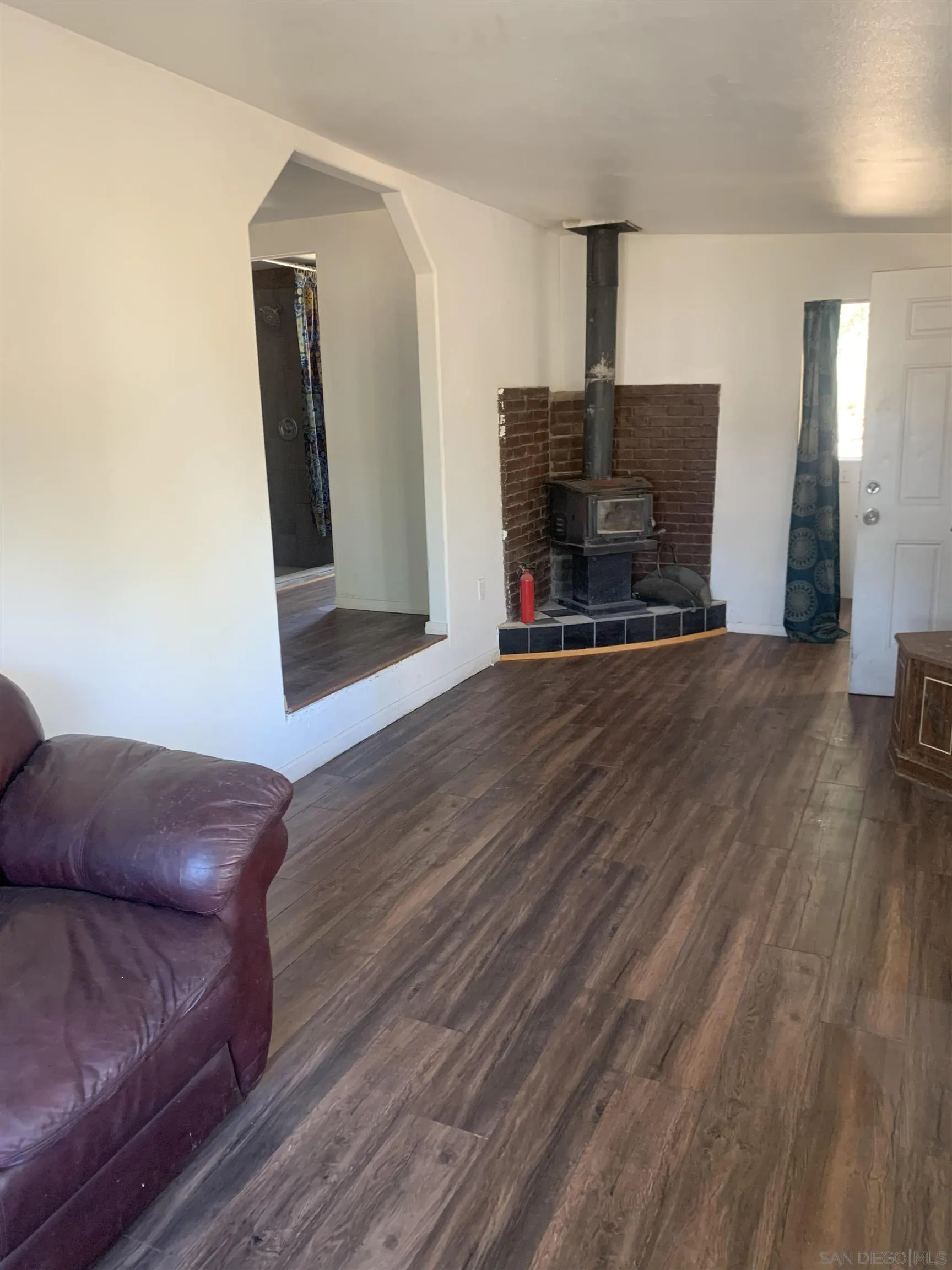 https://cdn.realtyfeed.com/cdn/127/260005482/2637f1b6e61e13bdbdf631bb0e05e473.webp