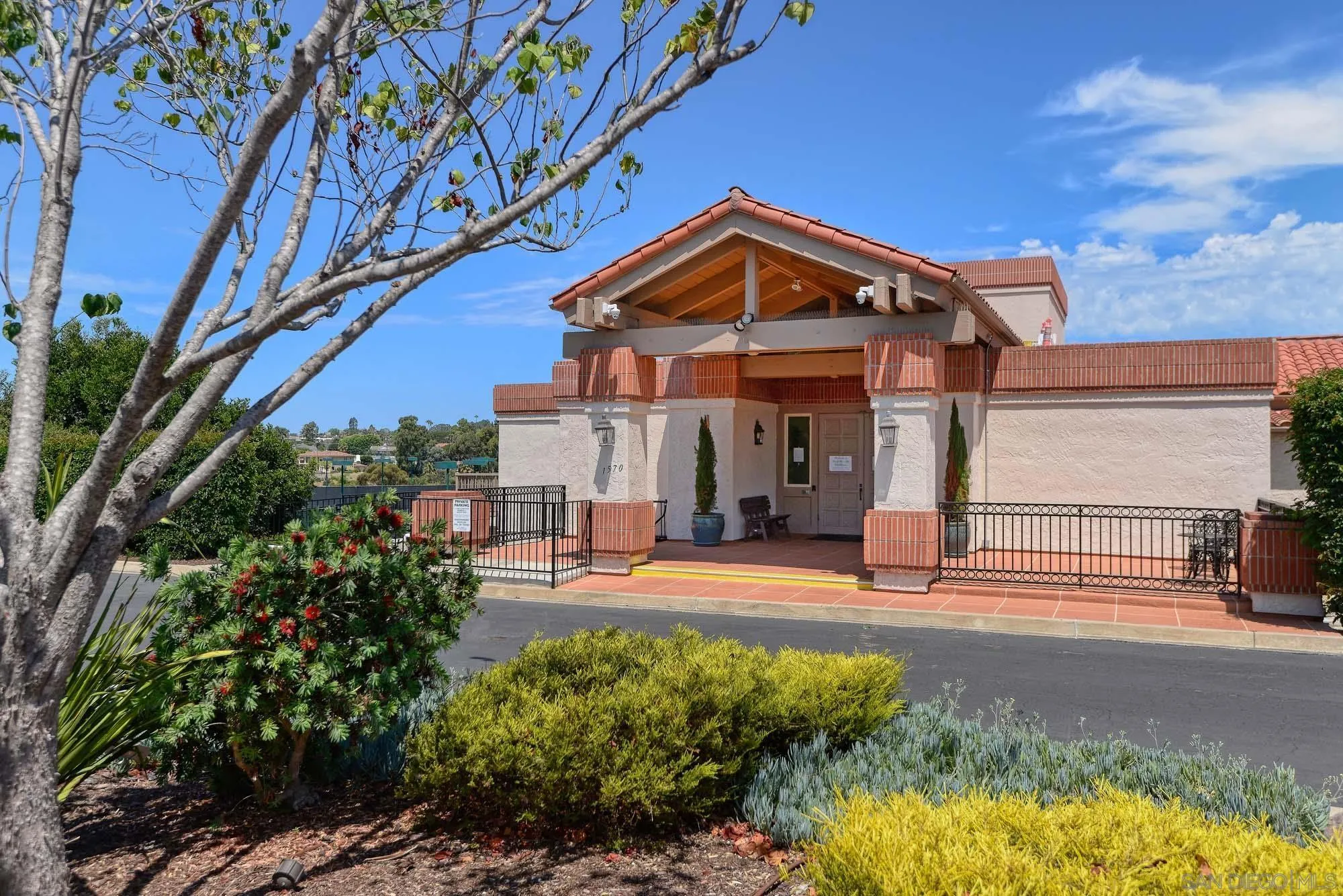 https://cdn.realtyfeed.com/cdn/127/260005497/b5a81a06aa1b508c7e696a4921e713b8.webp