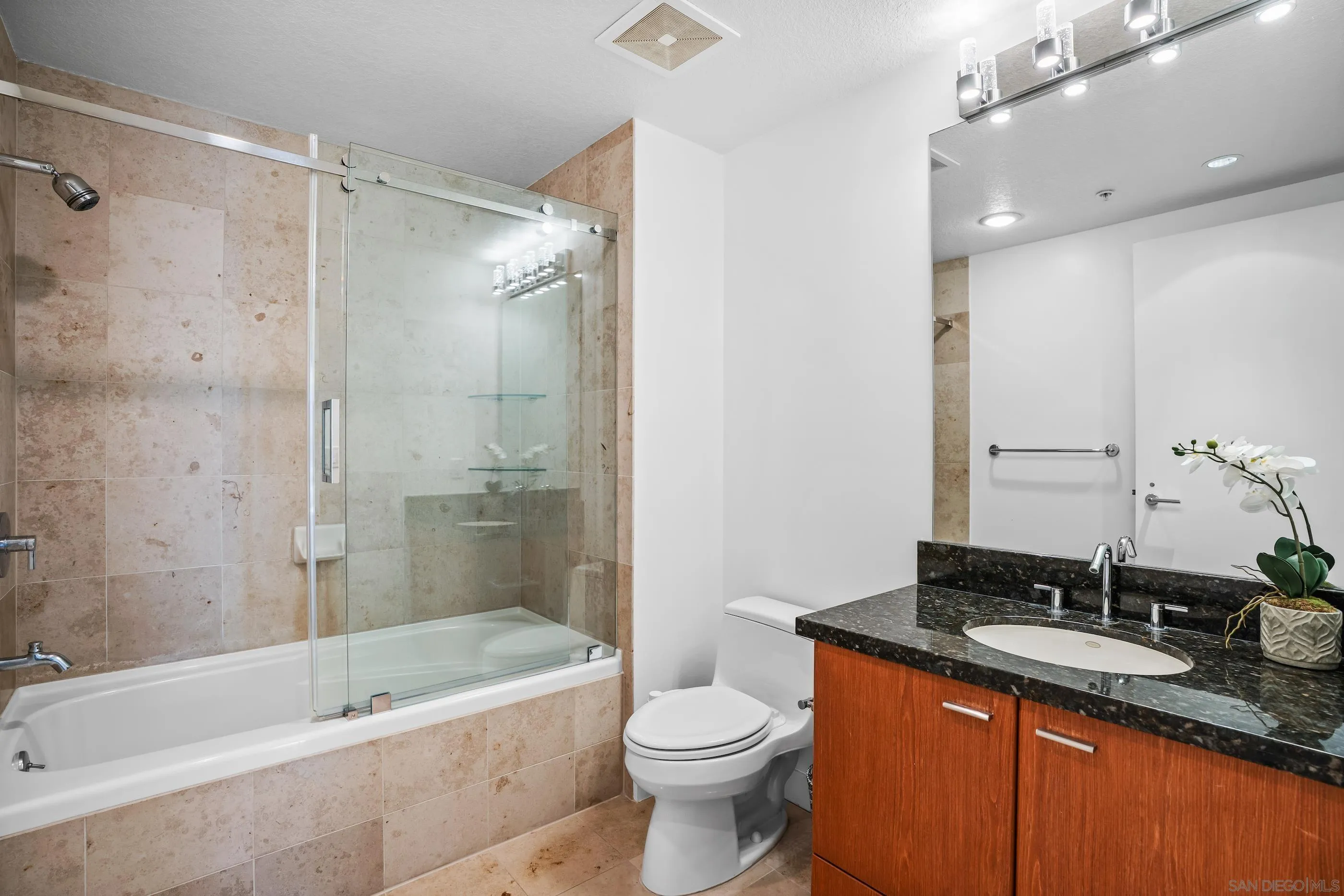 Photo #21: 2600055 Listing: Photo #21