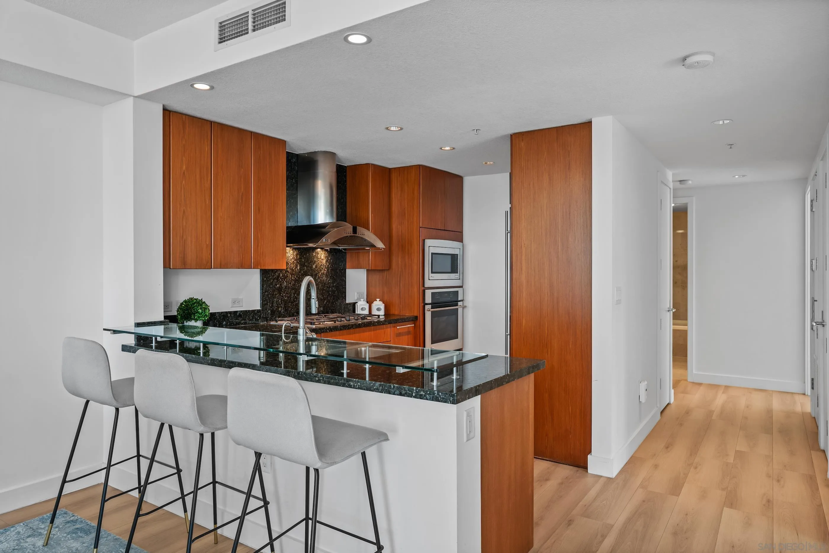 Photo #11: 2600055 Listing: Photo #11