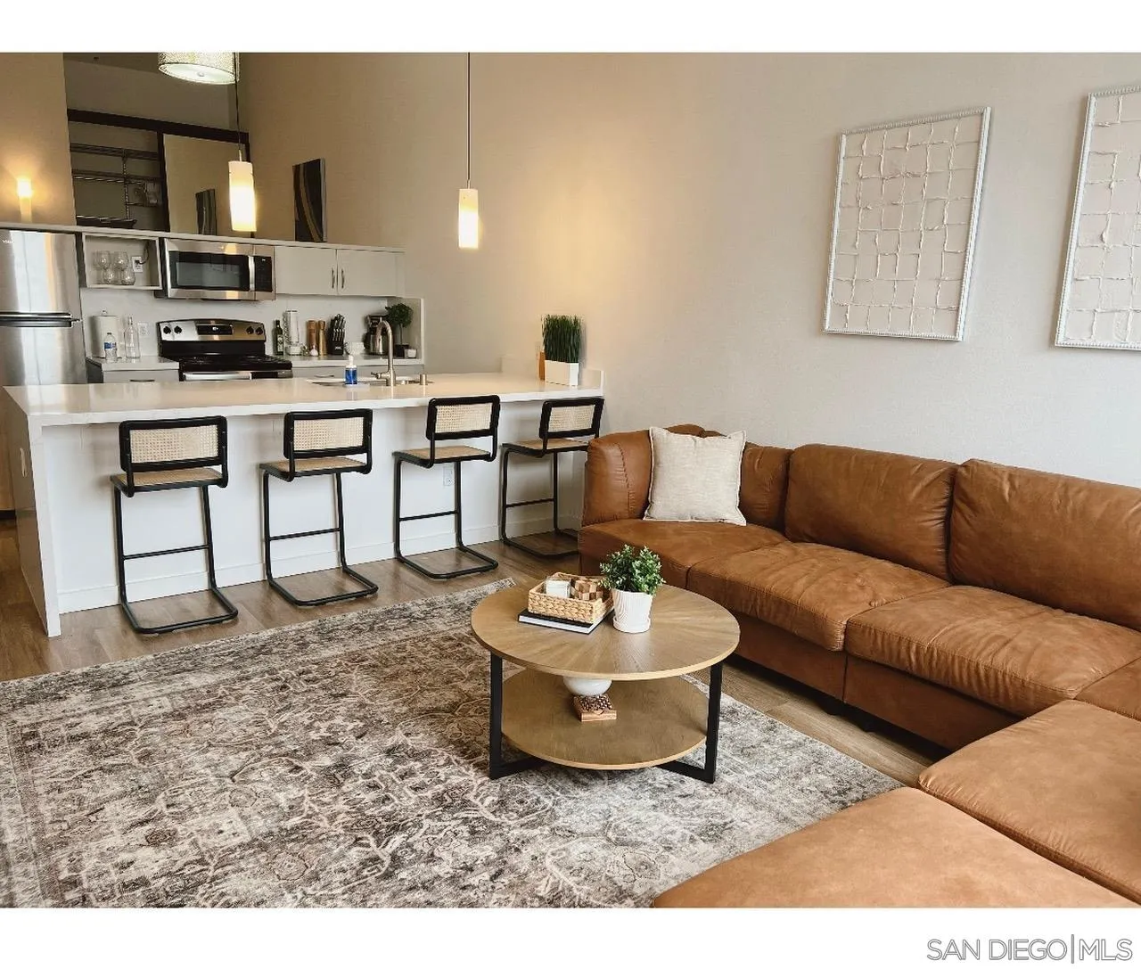 Photo #1: 260005501 Listing: Photo #1