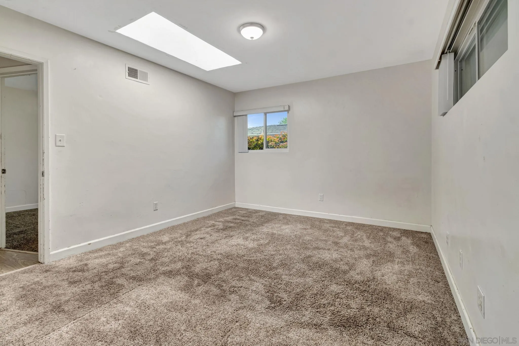 https://cdn.realtyfeed.com/cdn/127/260005507/9d29052b81b05e2803b60889b34df44b.webp