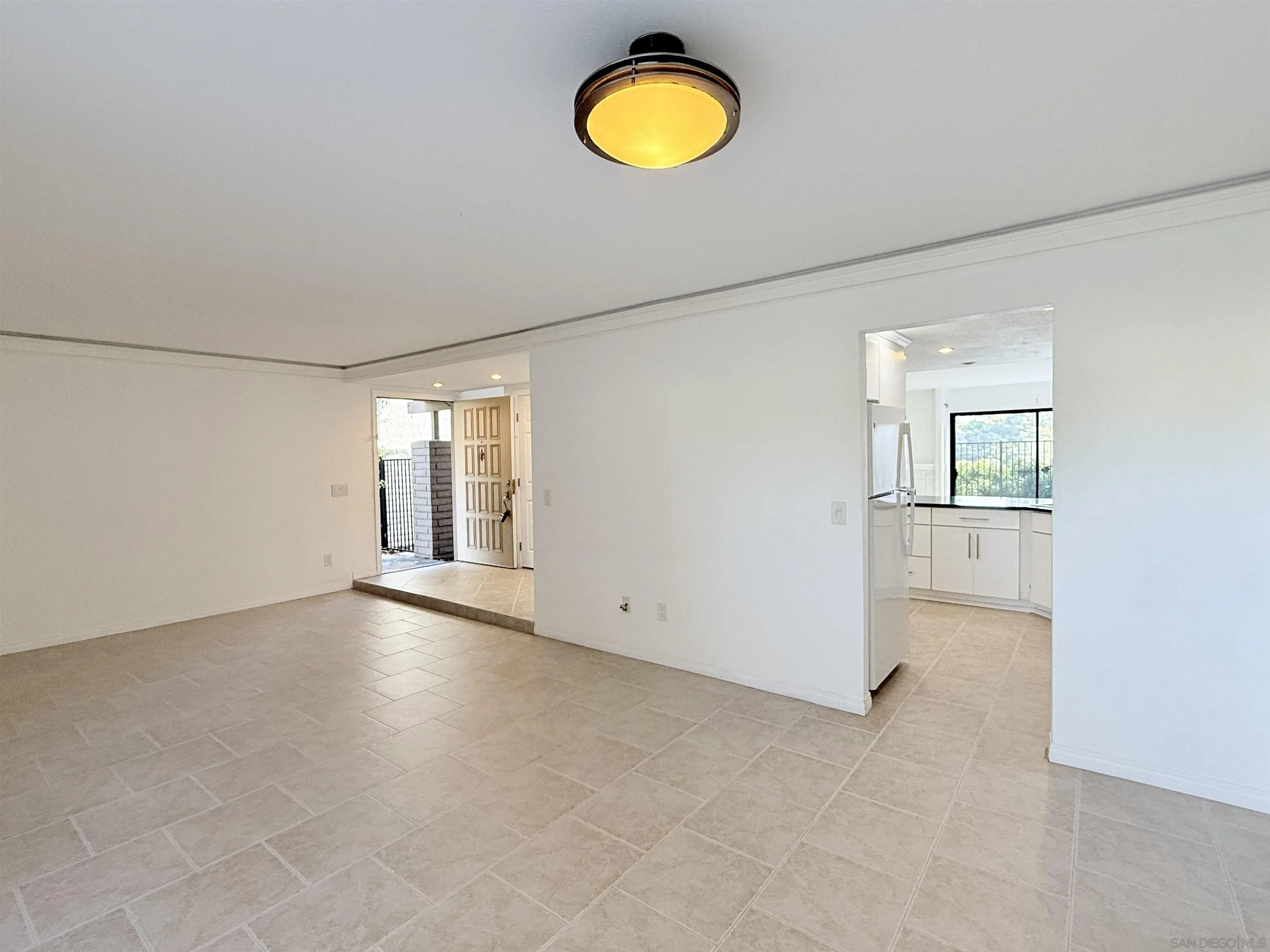 https://cdn.realtyfeed.com/cdn/127/260005512/0b28829feac2be1e31b2f9a96c320379.webp
