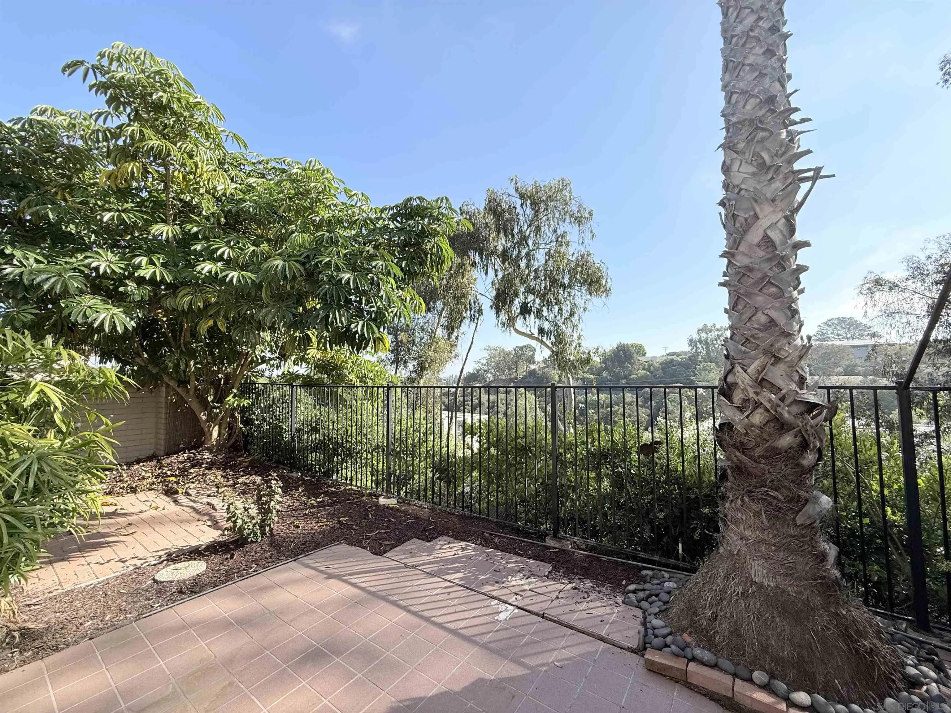 https://cdn.realtyfeed.com/cdn/127/260005512/1c297a5ca1cf157f5f1b749733d8633f.webp