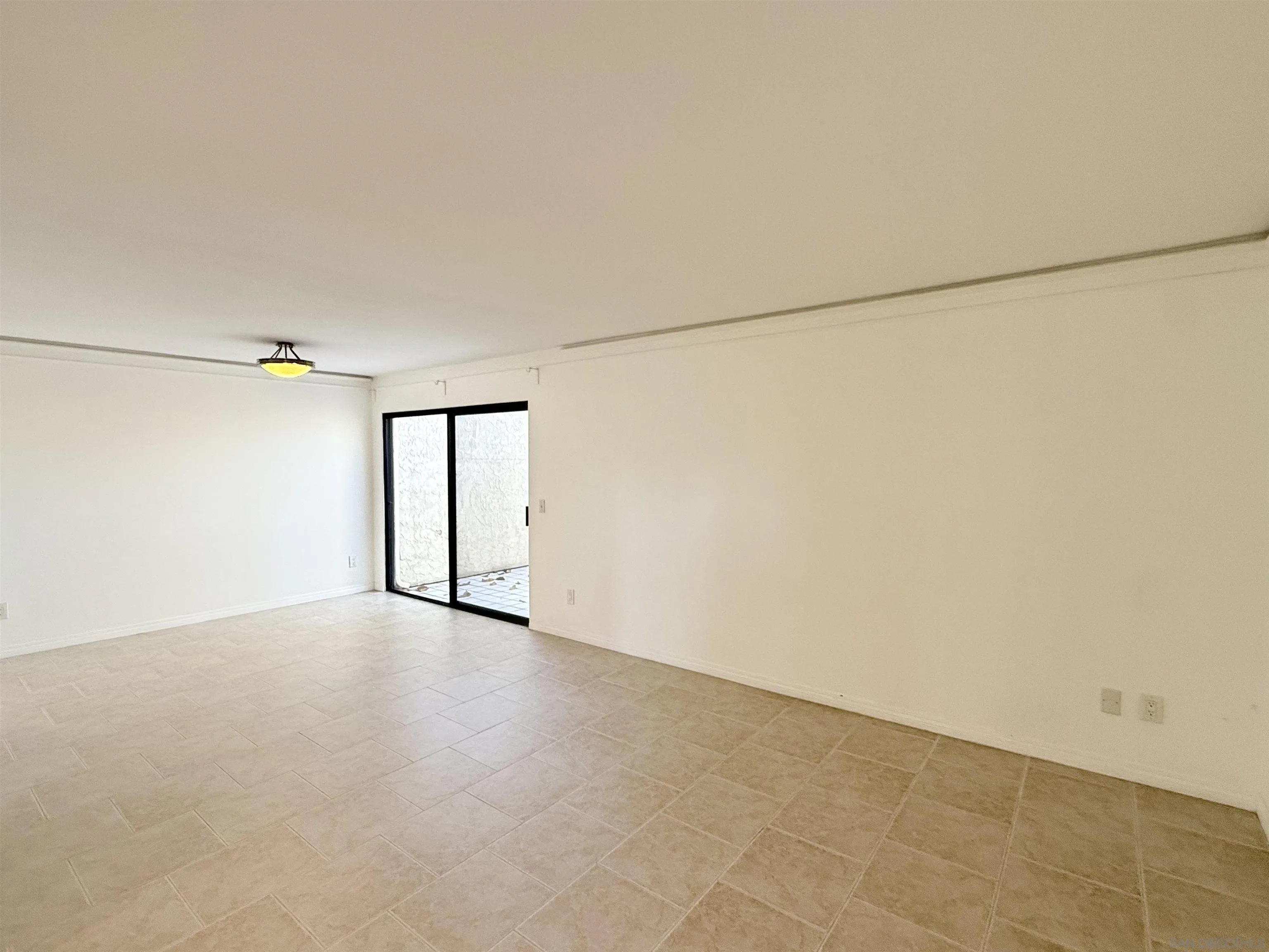 https://cdn.realtyfeed.com/cdn/127/260005512/533272bd4884f204103066756dcf17c3.webp