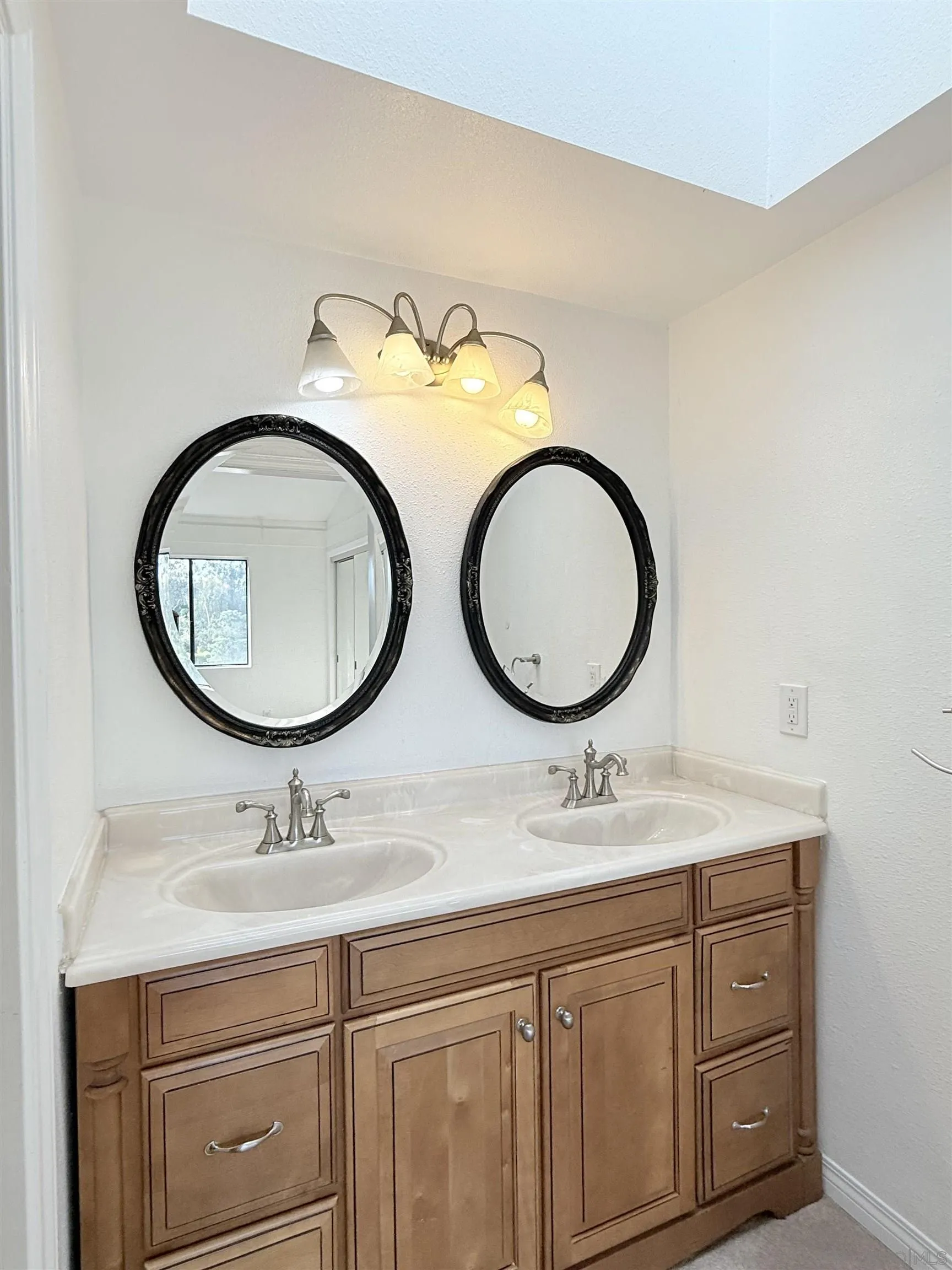 https://cdn.realtyfeed.com/cdn/127/260005512/627d51dbdc3591a24e93e465a5be7069.webp