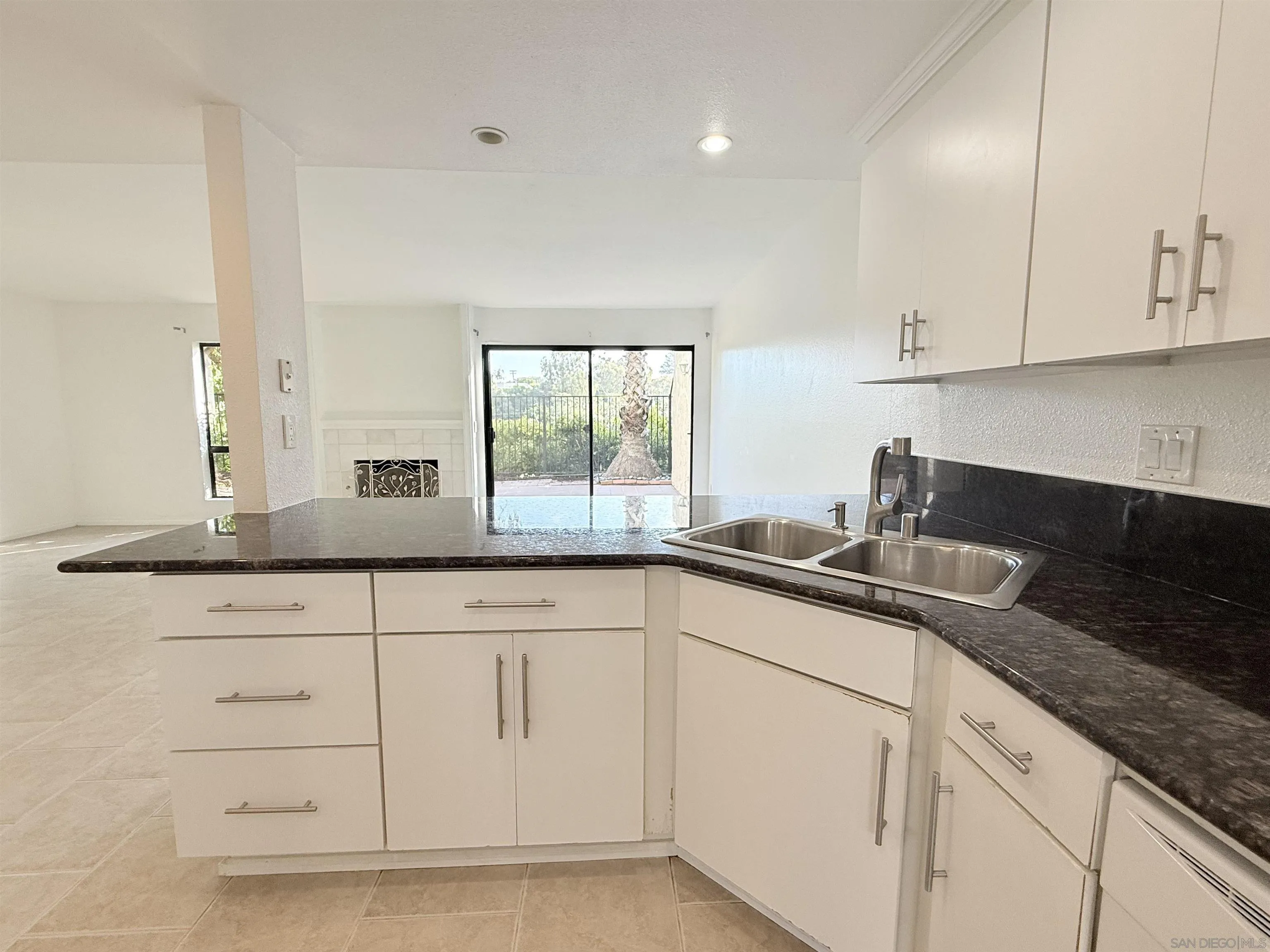 https://cdn.realtyfeed.com/cdn/127/260005512/e97133f94713dfa6c7de24d01d519e5e.webp