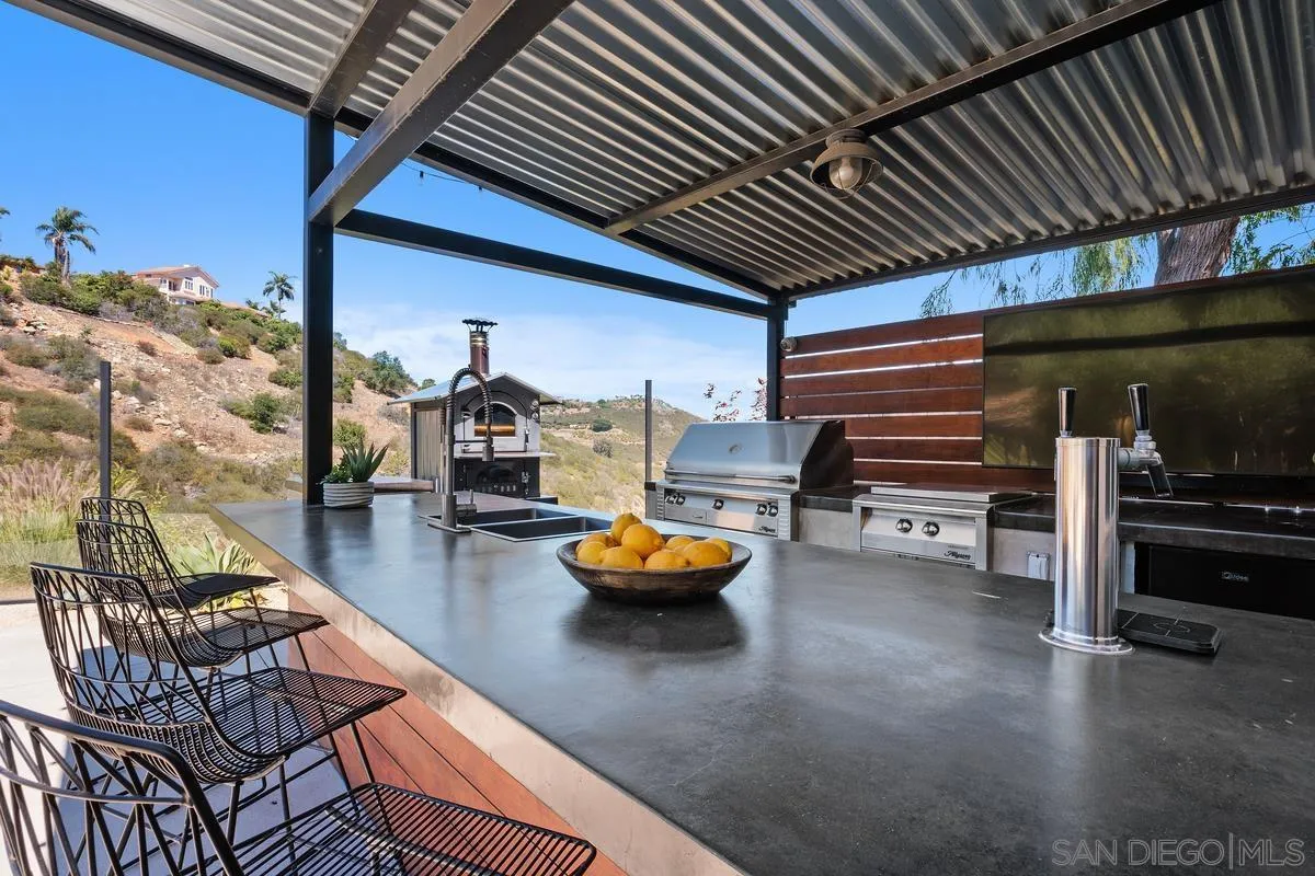 https://cdn.realtyfeed.com/cdn/127/260005515/7297b1a616fecc6132c06e17ace7cf37.webp
