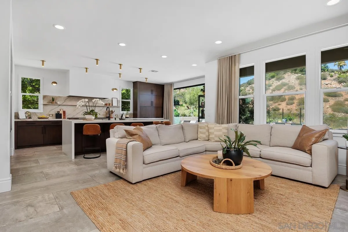https://cdn.realtyfeed.com/cdn/127/260005515/d61a25c899748a47783a68e8ed3db602.webp