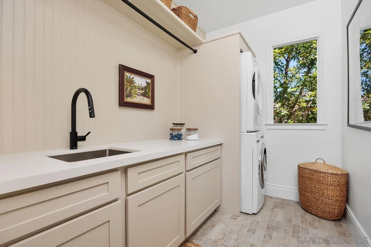 https://cdn.realtyfeed.com/cdn/127/260005515/ee74f6da26def51407bed73d432afe52.webp