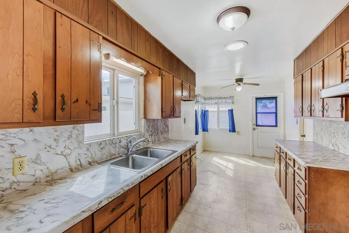 https://cdn.realtyfeed.com/cdn/127/260005516/c831a7954aa34b5a3552558daee8d612.webp