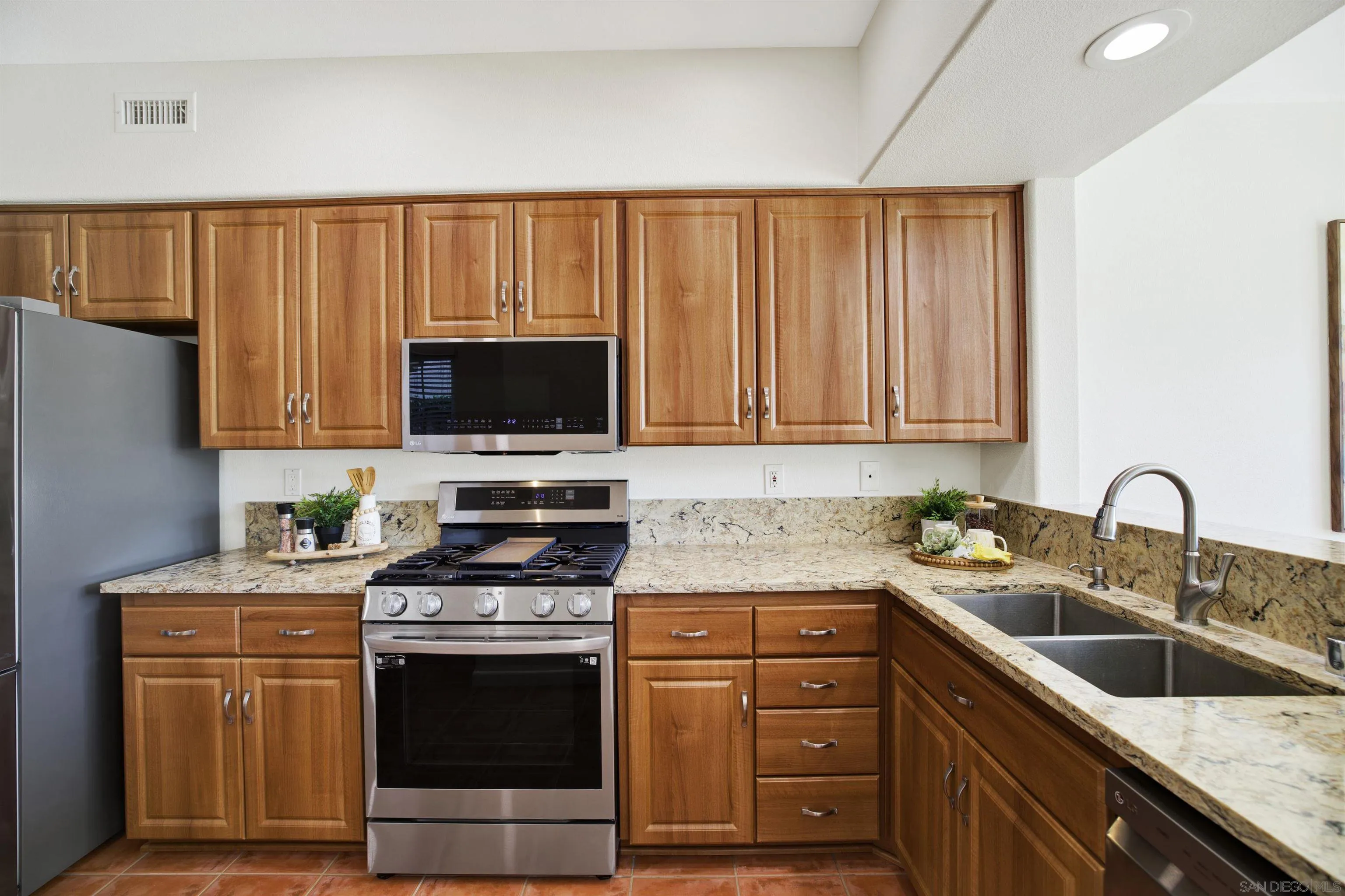 Photo #7: 260005519 Listing: Photo #7
