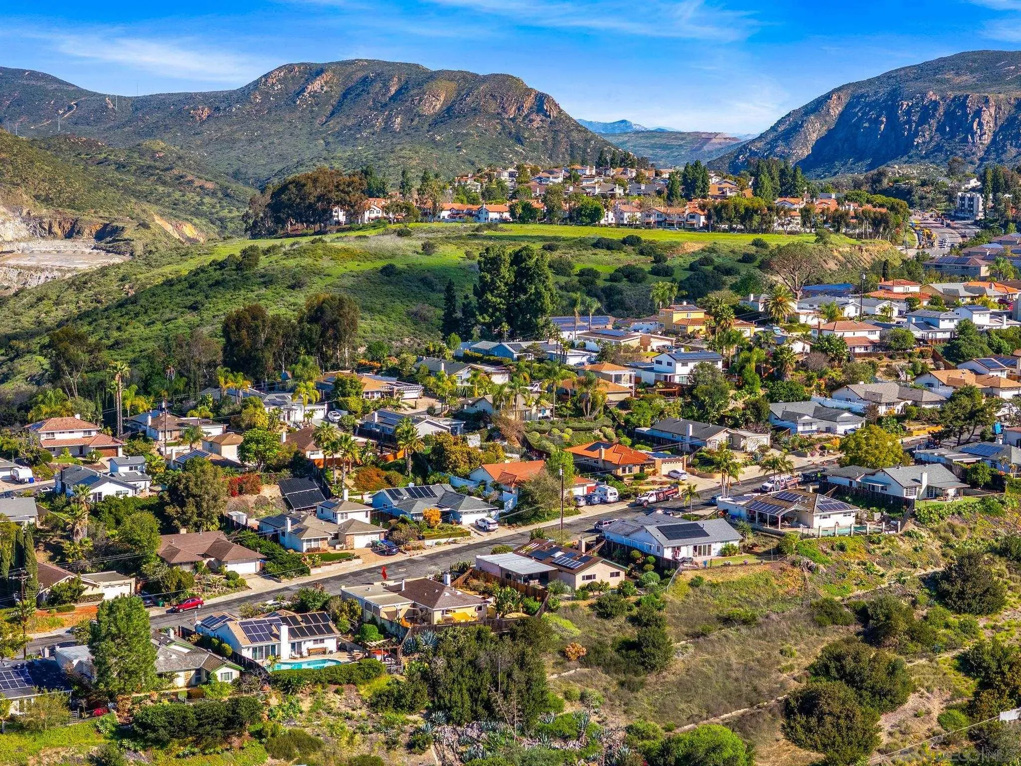 https://cdn.realtyfeed.com/cdn/127/260005521/a09f907e3e94f51f94313fd74a6482c9.webp