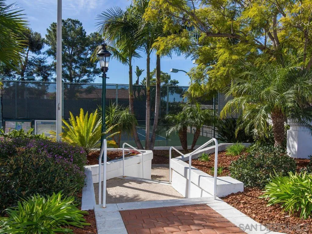 https://cdn.realtyfeed.com/cdn/127/260005523/3e719d2ef2642a9278fcc15788da228e.webp