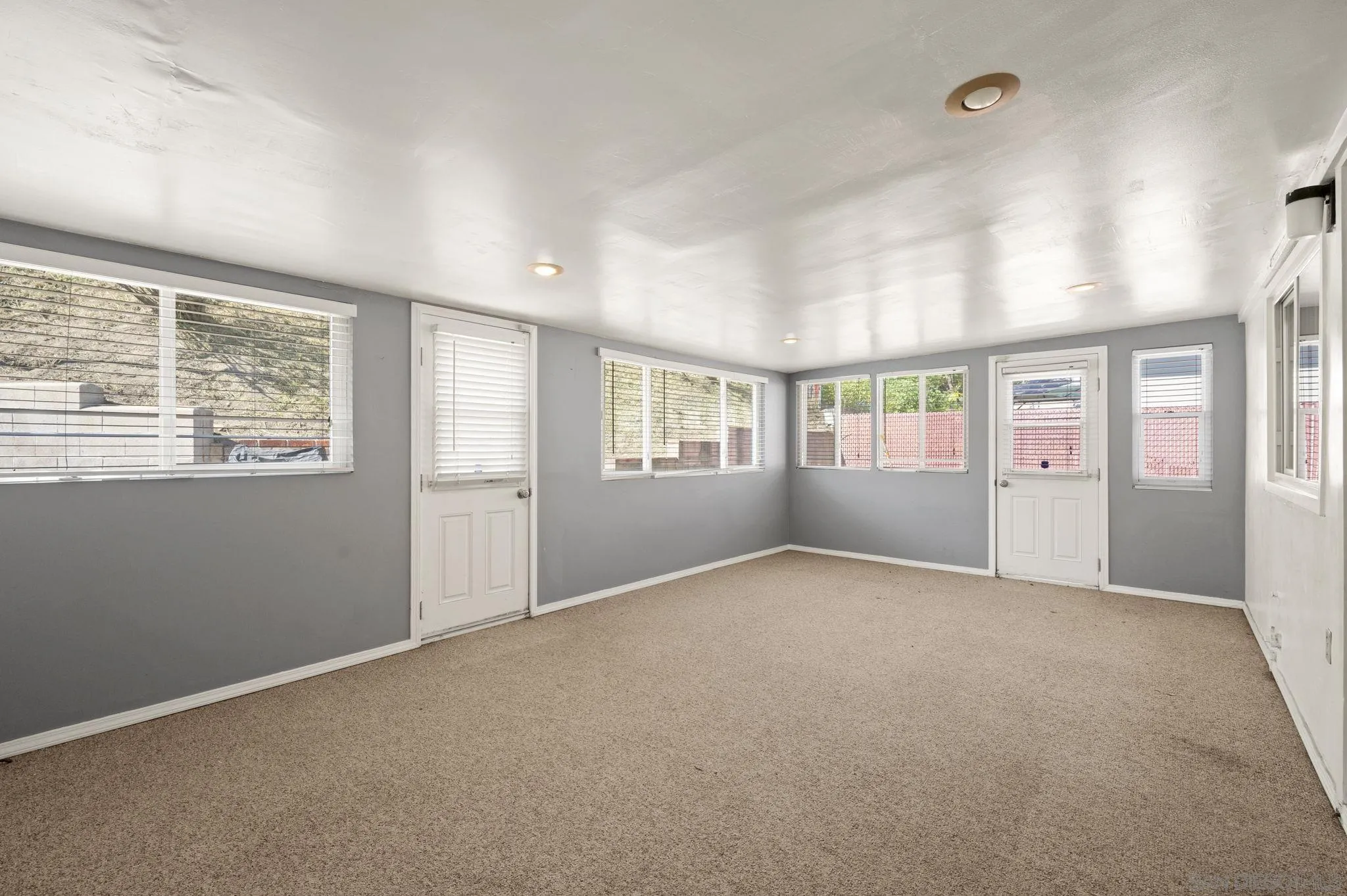 https://cdn.realtyfeed.com/cdn/127/260005534/1fd630b9194c5d8ba887ffcb9ae40d72.webp