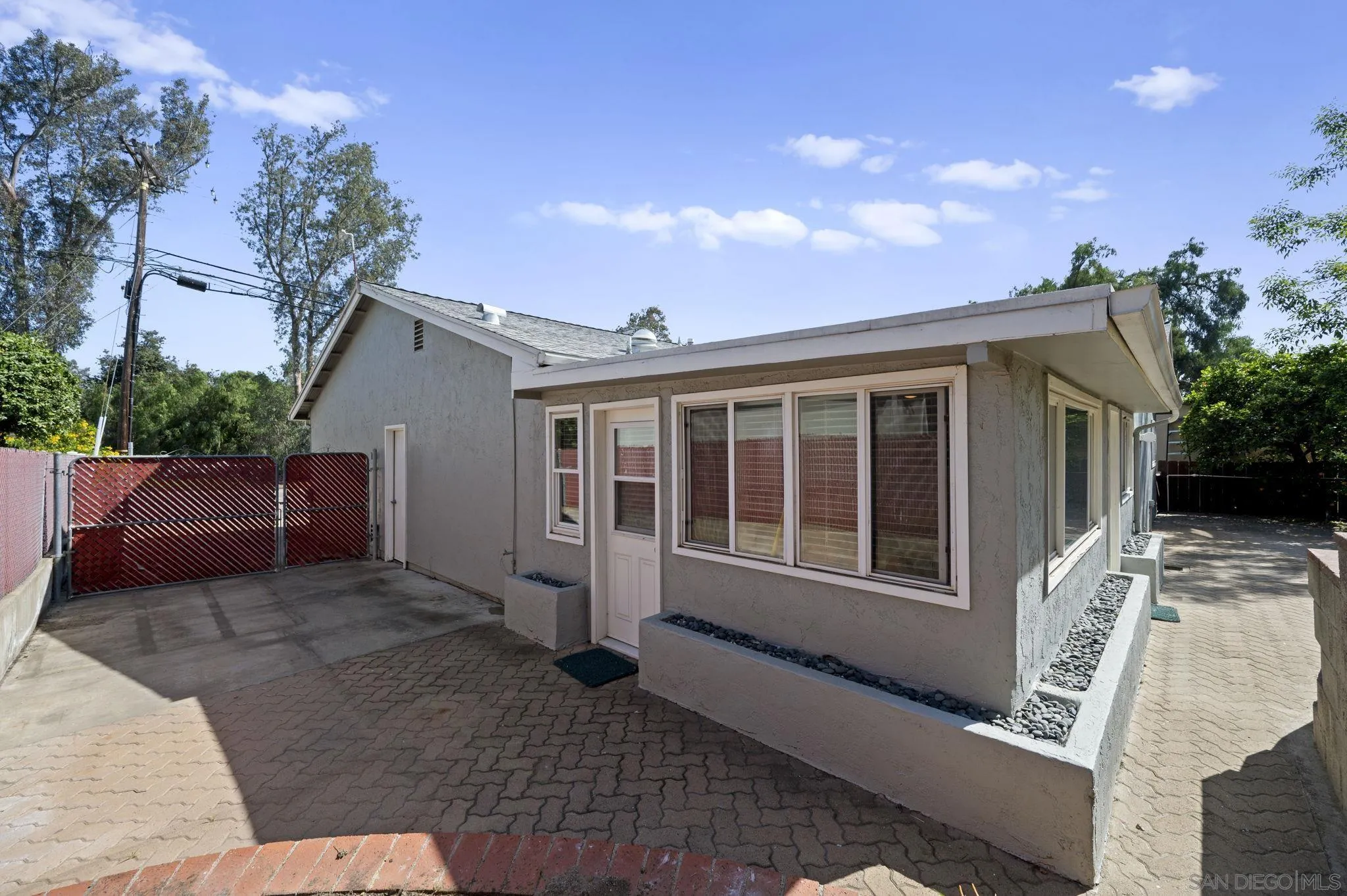 https://cdn.realtyfeed.com/cdn/127/260005534/79d707d9ec172ce03355754b74f937ba.webp
