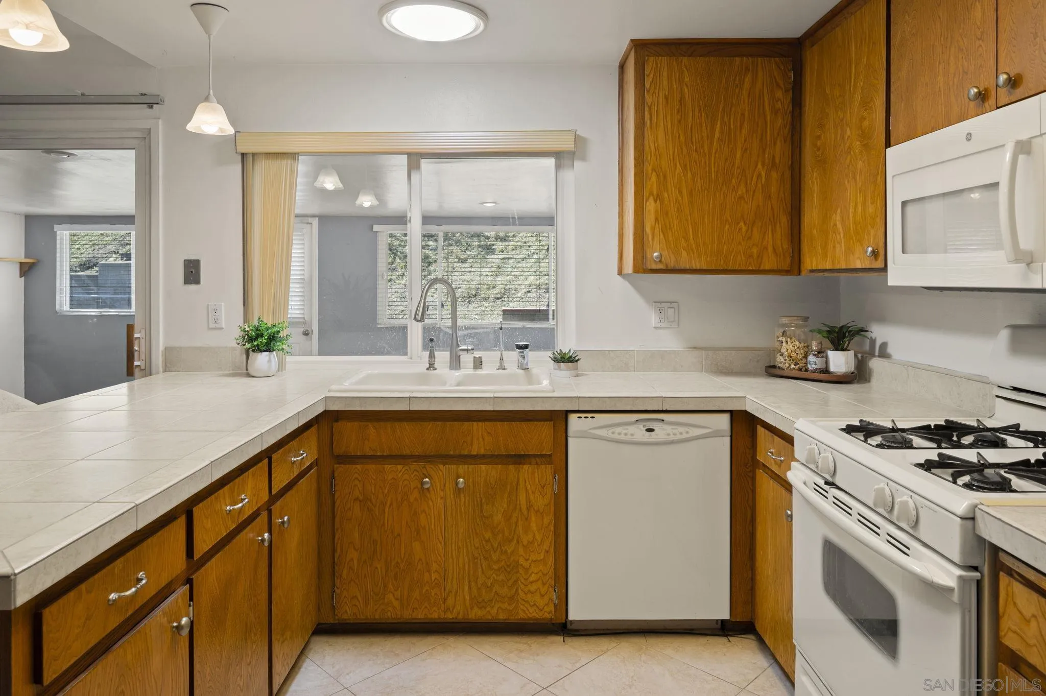 https://cdn.realtyfeed.com/cdn/127/260005534/b5d0c0637d870e993e89524a7fddfacd.webp