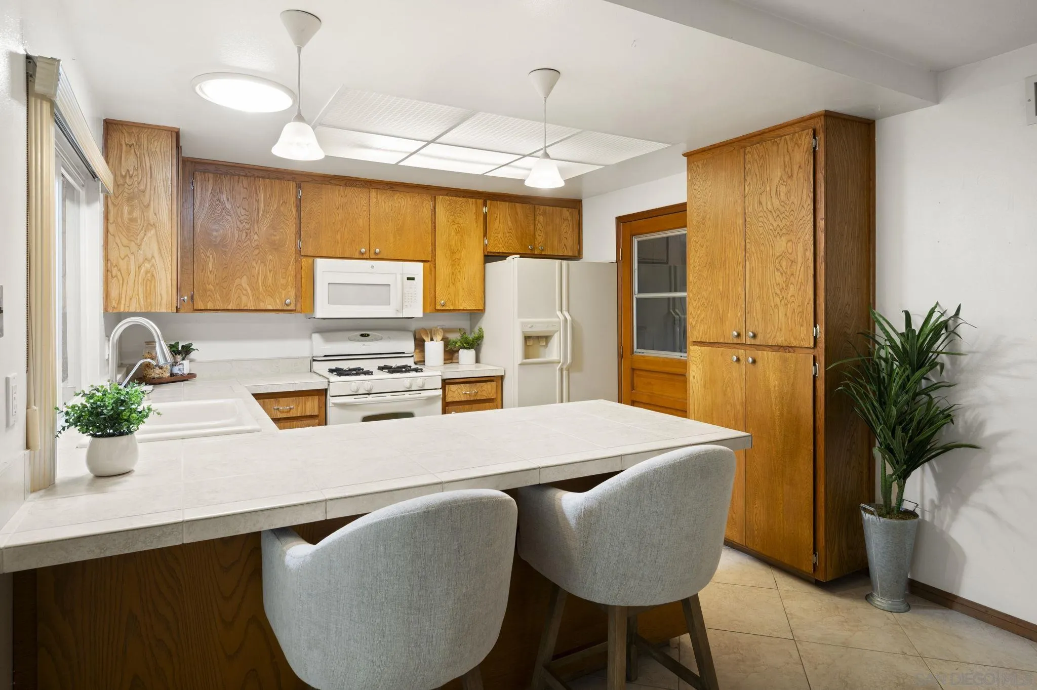 https://cdn.realtyfeed.com/cdn/127/260005534/bf71509c9a6e3a8236c218ffa4173313.webp