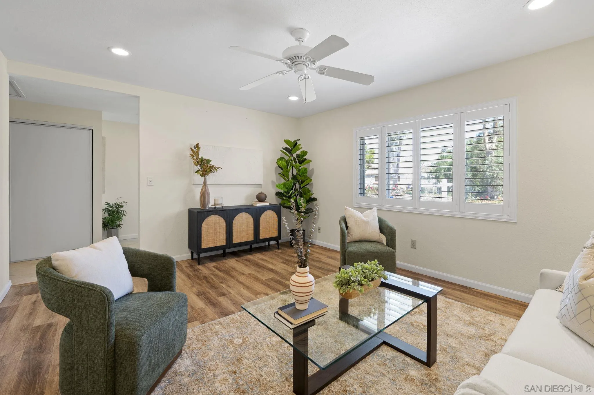 https://cdn.realtyfeed.com/cdn/127/260005534/db788c64ad735b5580cc3b74c0443fae.webp