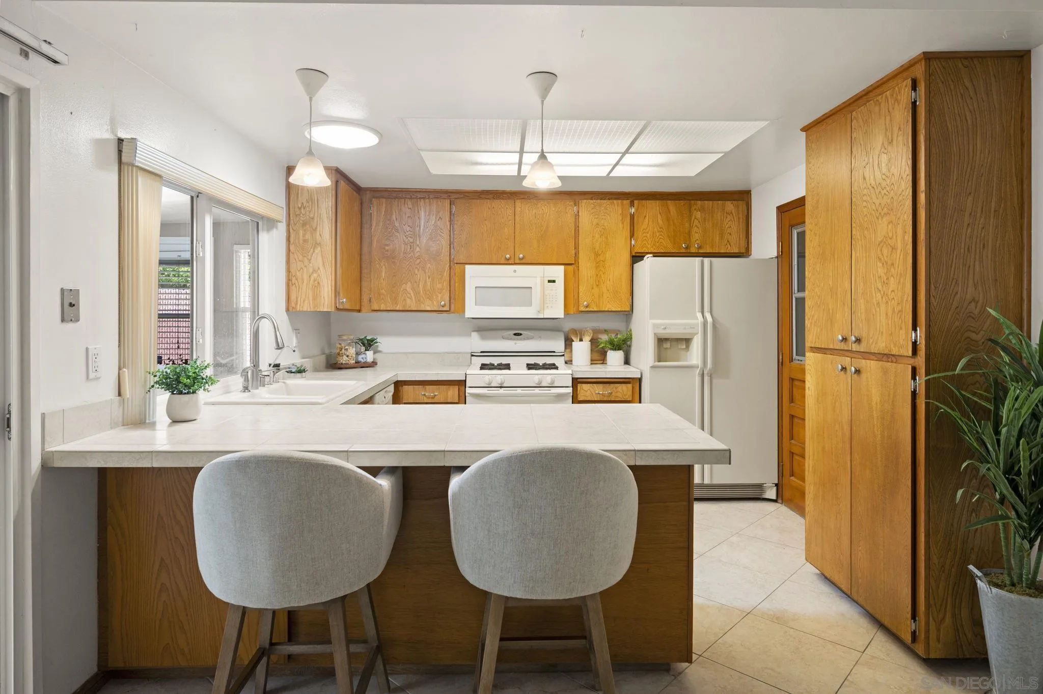 https://cdn.realtyfeed.com/cdn/127/260005534/f503a68c099f6b6211cdda28f2469bf2.webp