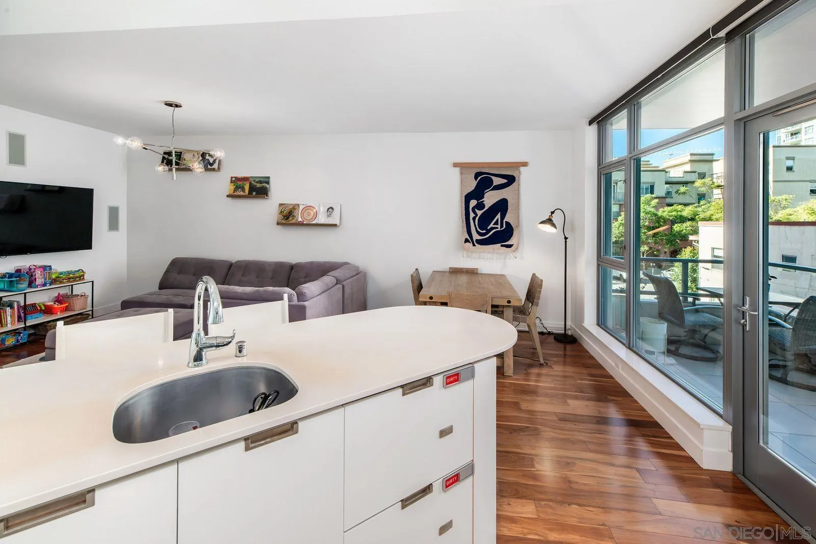https://cdn.realtyfeed.com/cdn/127/260005535/932e7331e0c867e514032e89c6286349.webp
