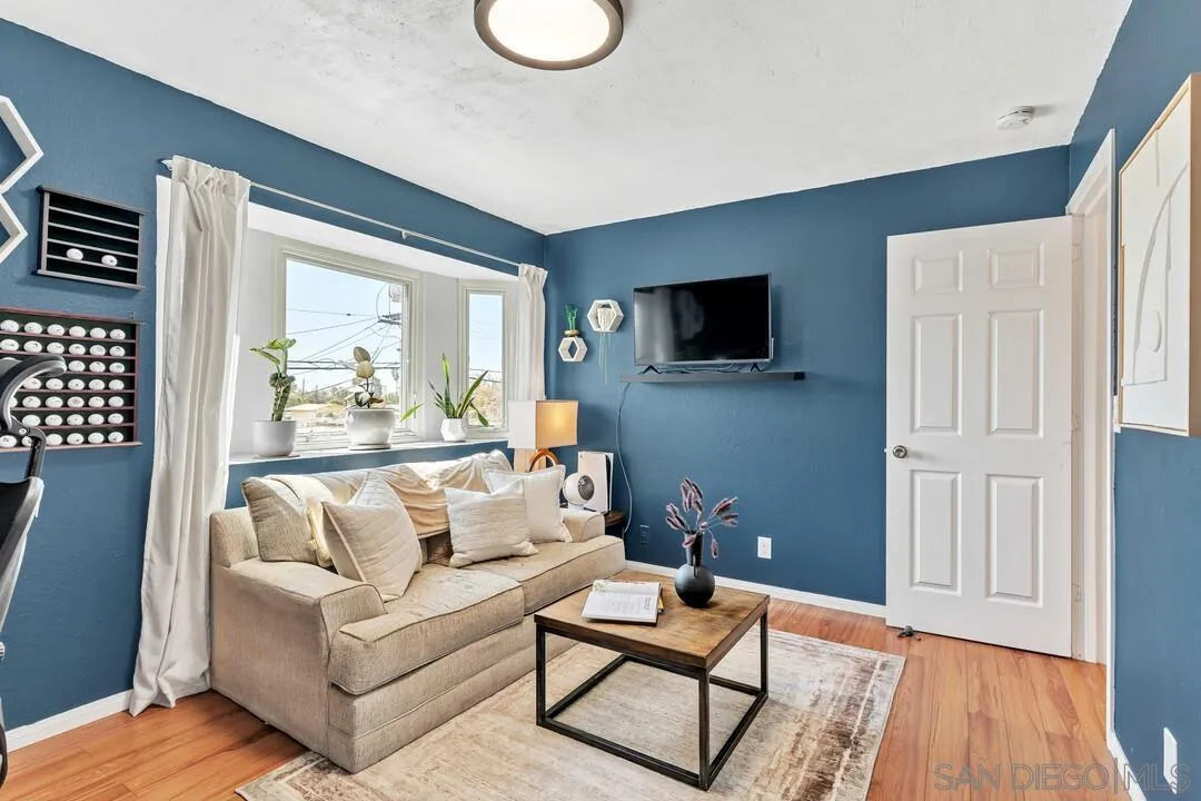 https://cdn.realtyfeed.com/cdn/127/260005537/2ea63340367abce0825621c8716e13c6.webp