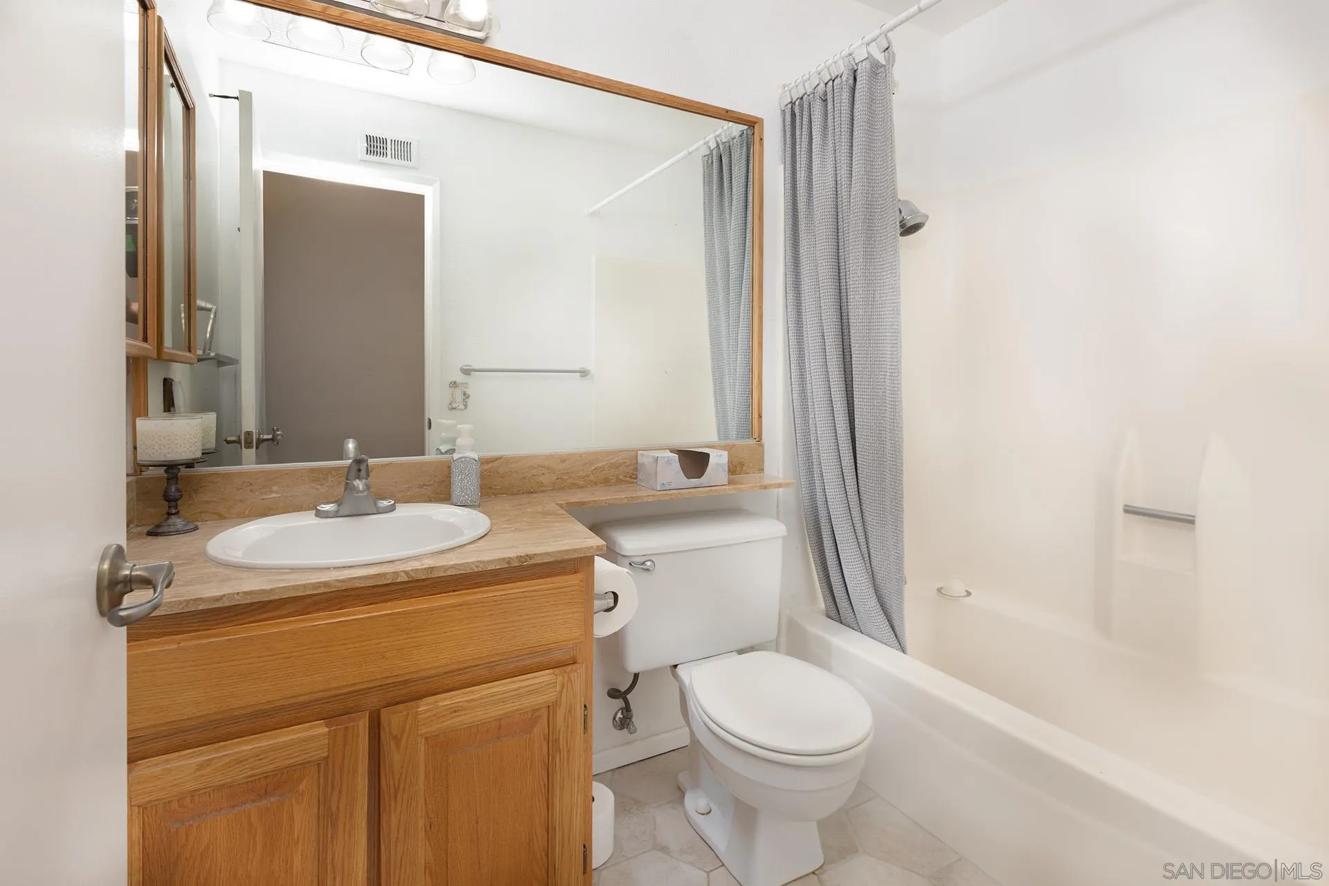 https://cdn.realtyfeed.com/cdn/127/260005538/84afff6cb01cc67577c607a6e5c5fb9e.webp