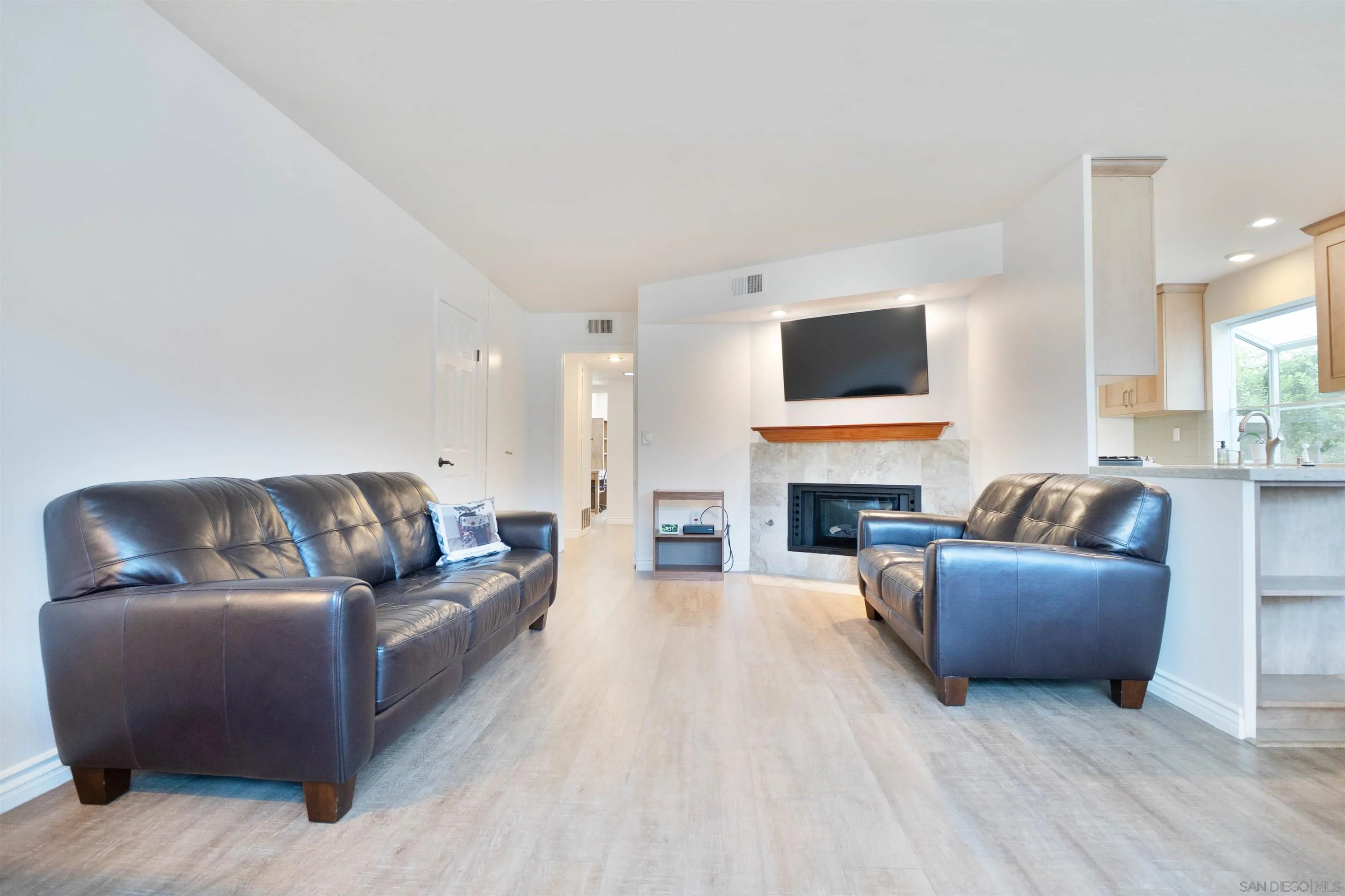 Photo #7: 260005539 Listing: Photo #7