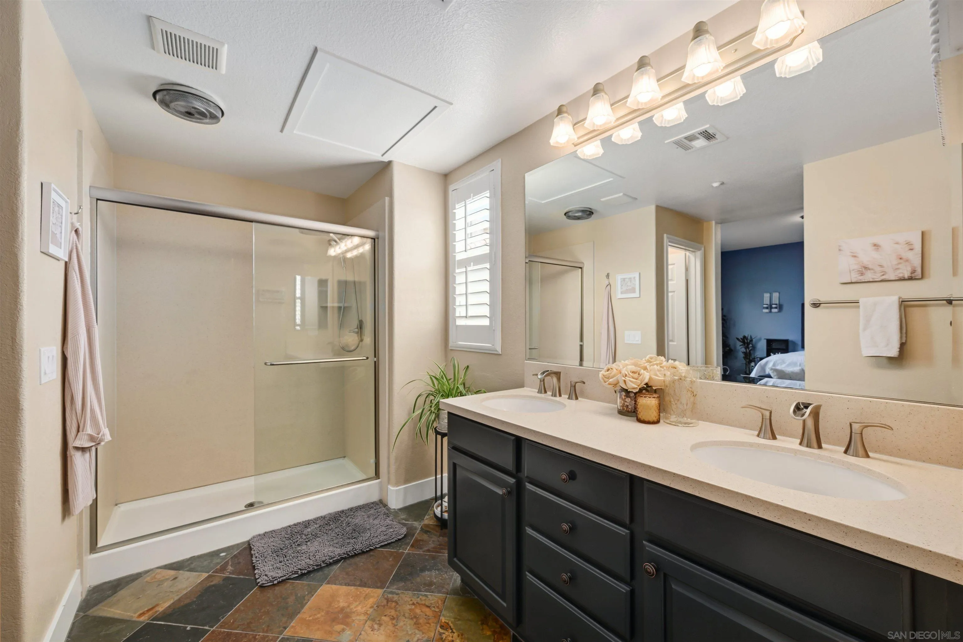 Photo #15: 260005541 Listing: Photo #15
