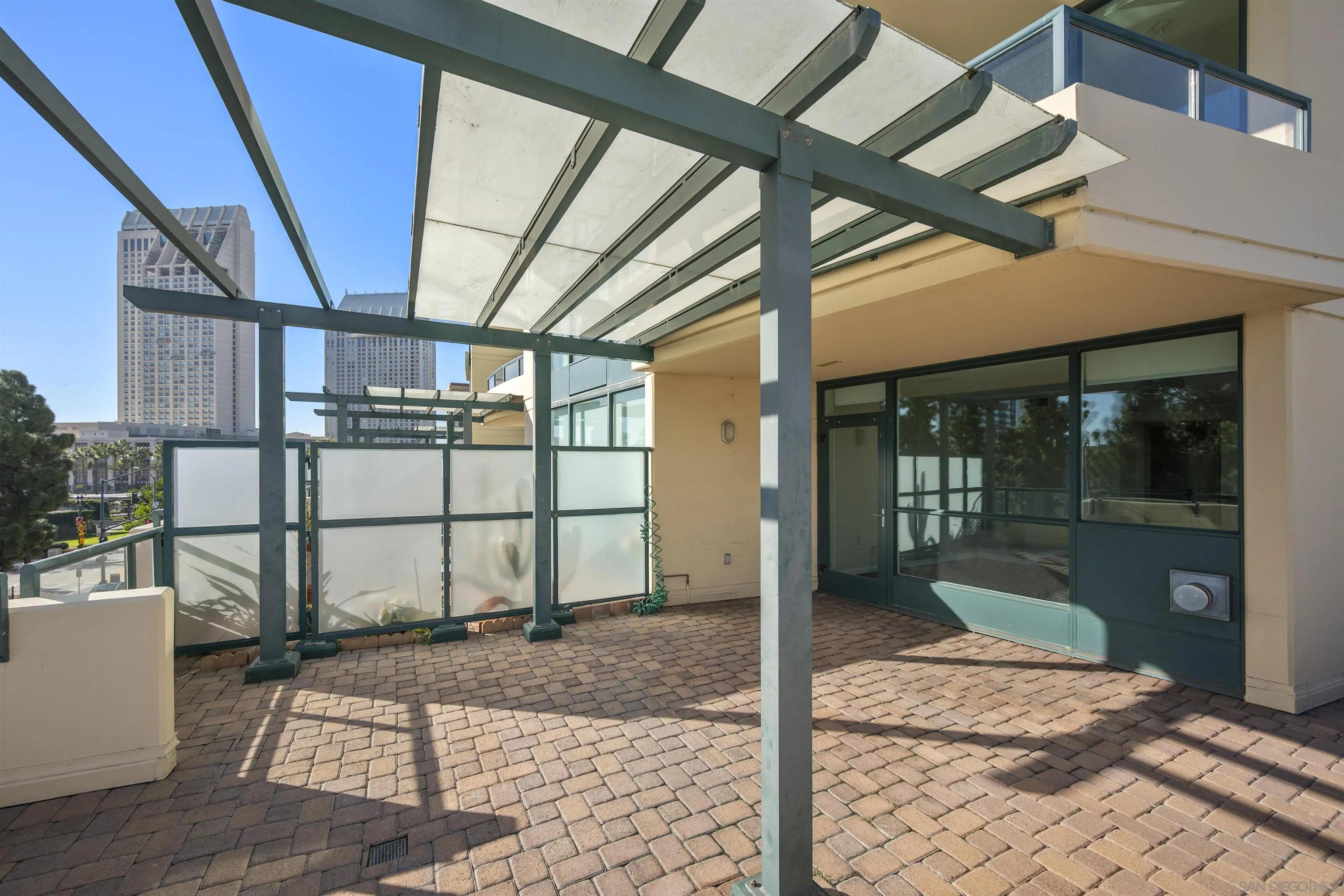 Photo #3: 260005543 Listing: Photo #3