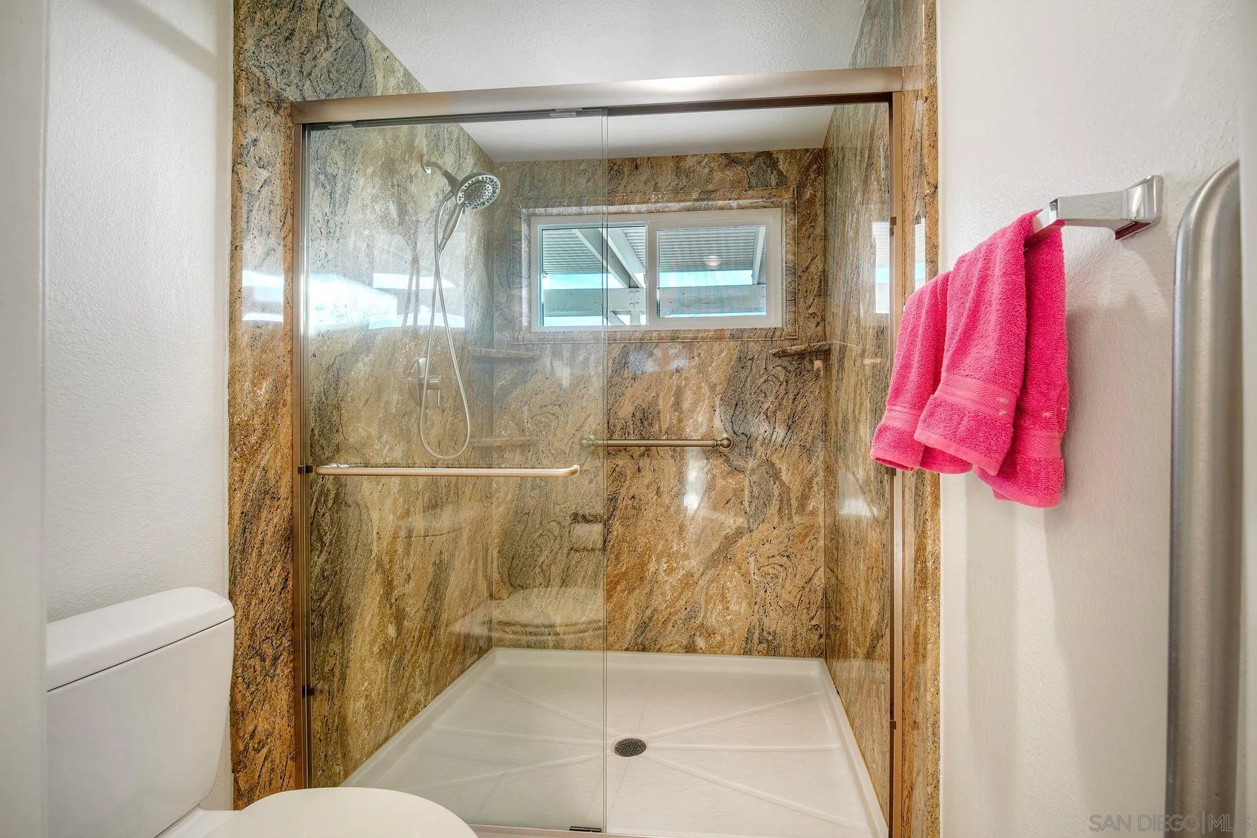 https://cdn.realtyfeed.com/cdn/127/260005544/11b4976d0ab7d8d47d44f207710272db.webp