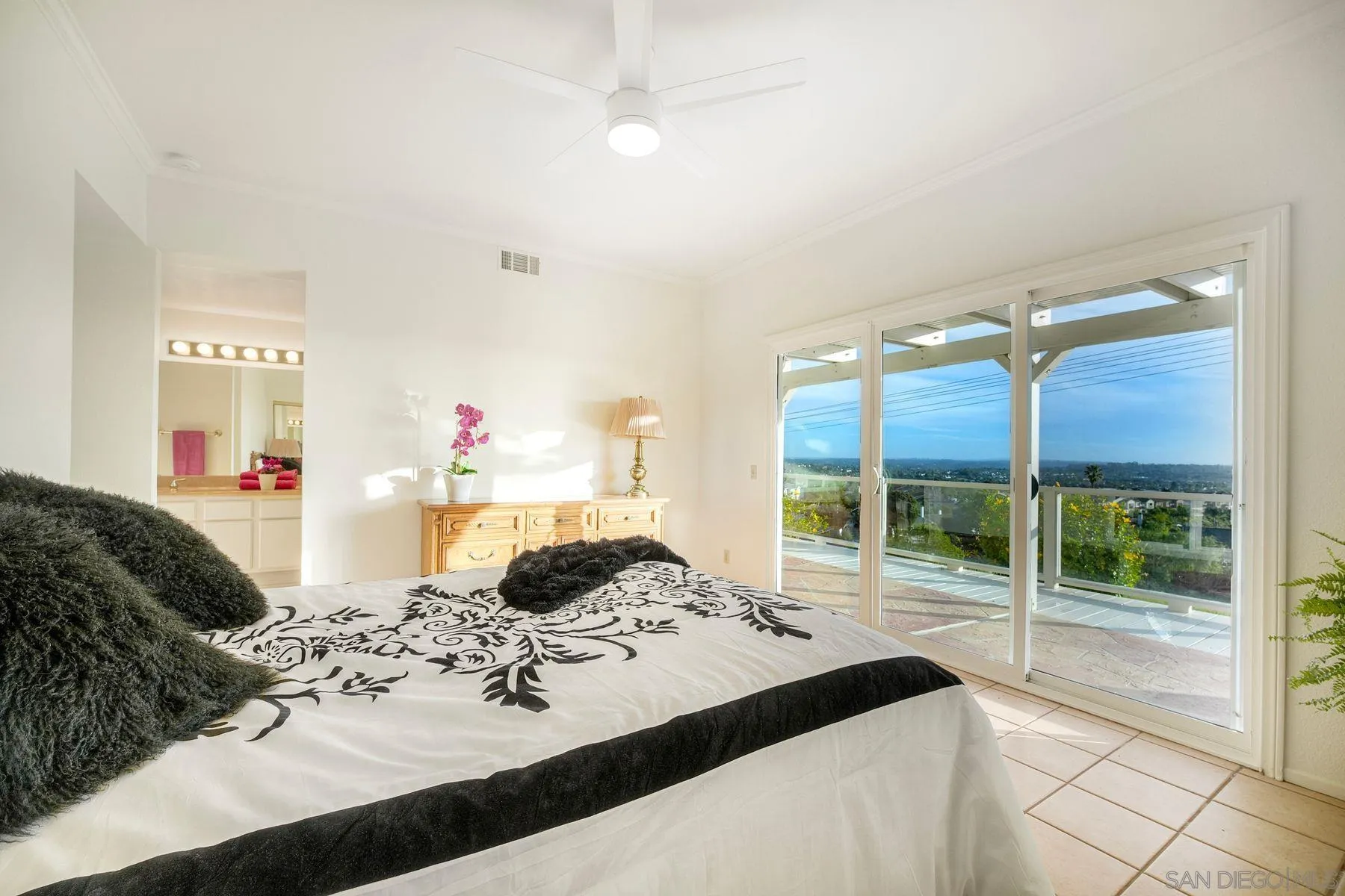 https://cdn.realtyfeed.com/cdn/127/260005544/2b7ffb880795f20de7896c5b50b8318c.webp