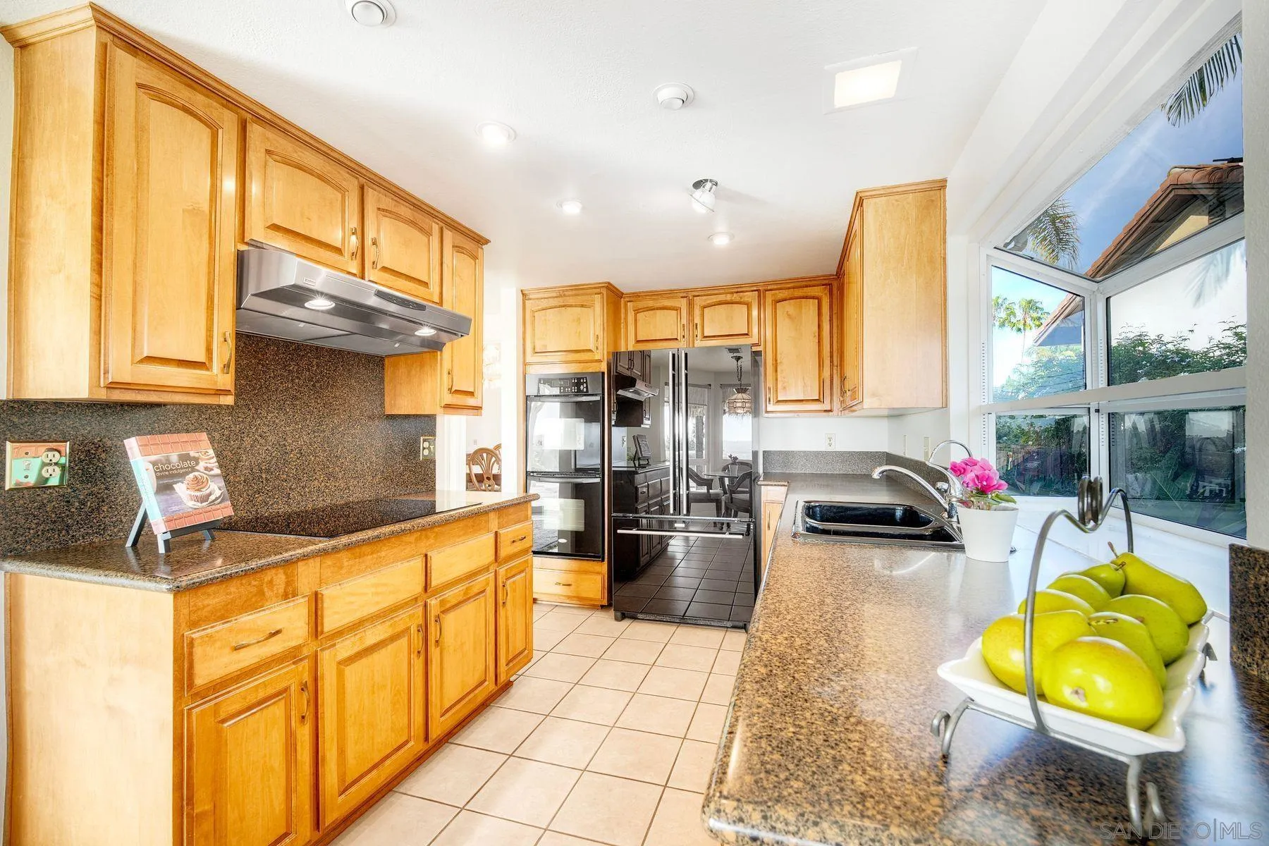 https://cdn.realtyfeed.com/cdn/127/260005544/a0eb015afe21245fb293c2087d961f05.webp