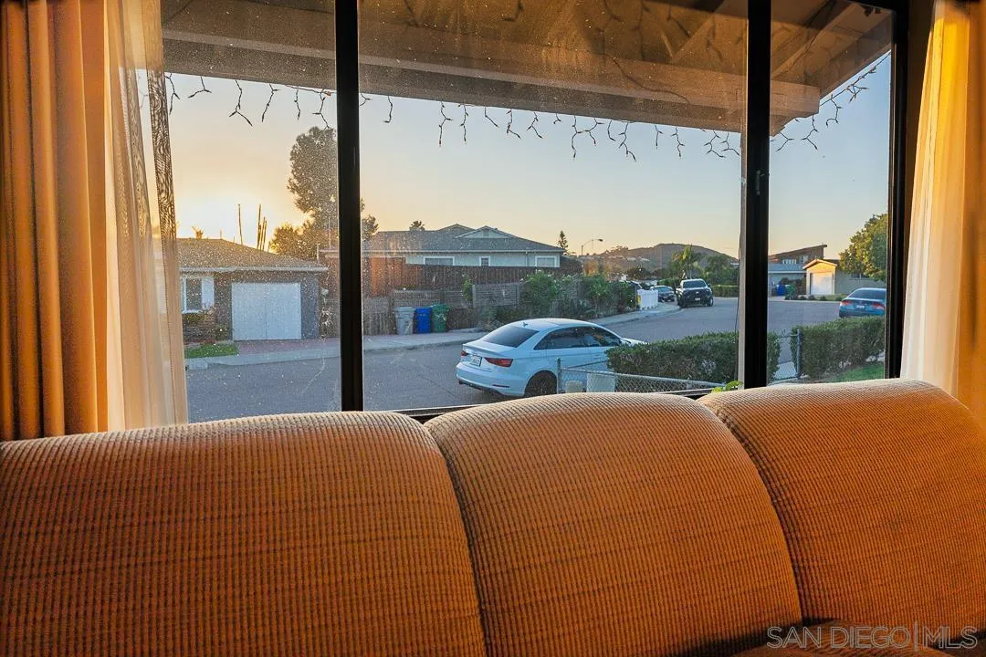https://cdn.realtyfeed.com/cdn/127/260005551/17d1360e9bda226e14a3de1f3708f180.webp