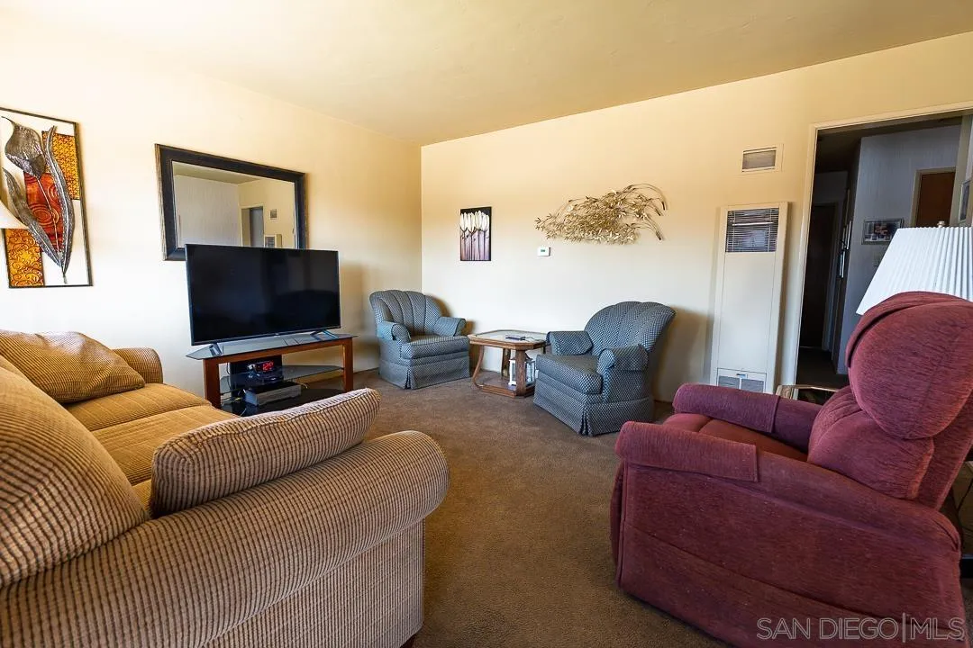 https://cdn.realtyfeed.com/cdn/127/260005551/3a732de08aa9f0426e59cf6900cffbfc.webp