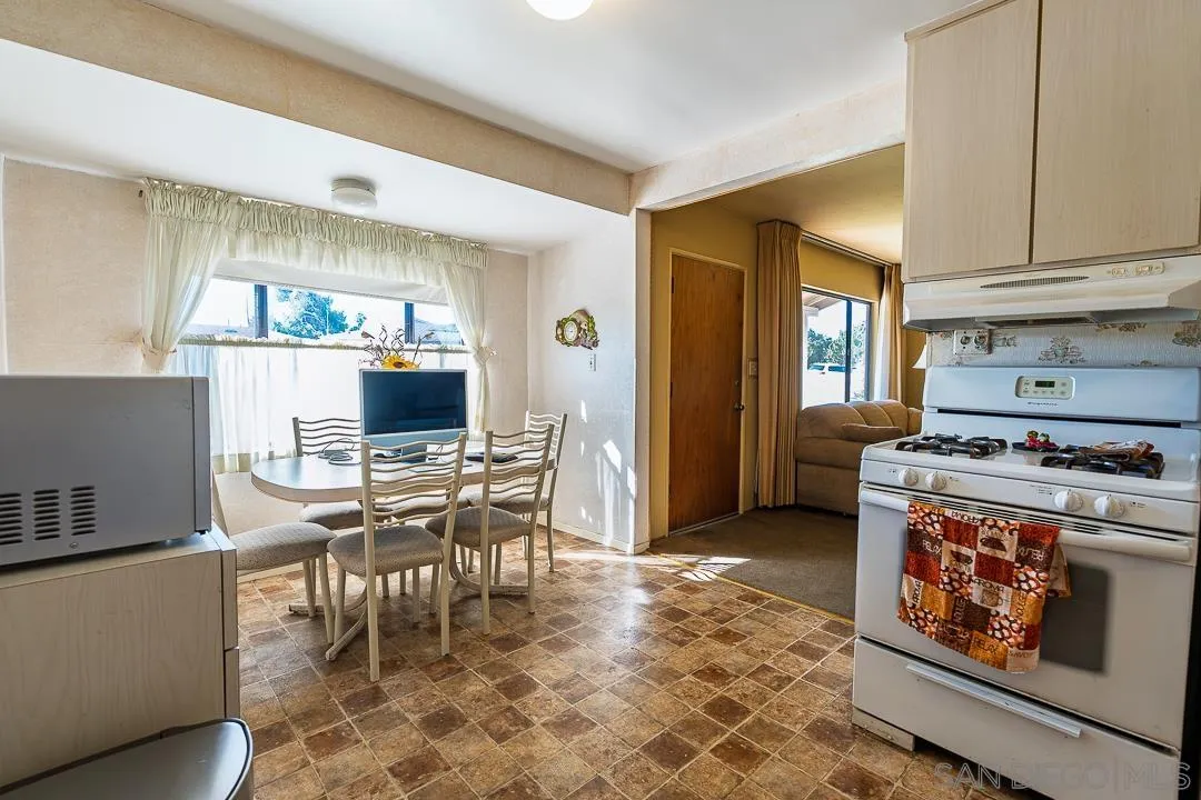 https://cdn.realtyfeed.com/cdn/127/260005551/710f752390e0f5b4cde15b449fb2d290.webp
