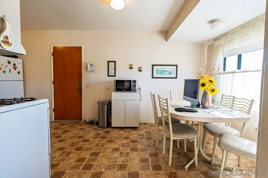 https://cdn.realtyfeed.com/cdn/127/260005551/fce58ac291472d2ef8111c86b1f715e7.webp