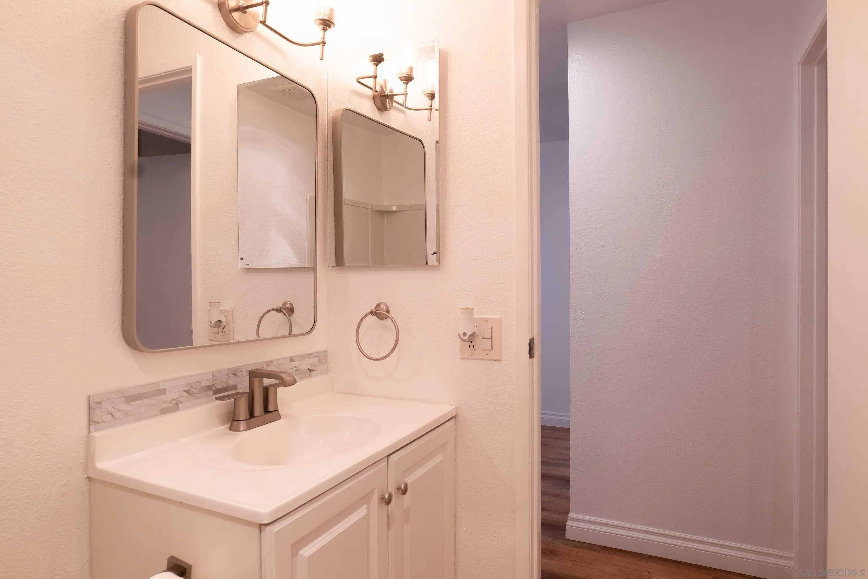 Photo #24: 260005552 Listing: Photo #24