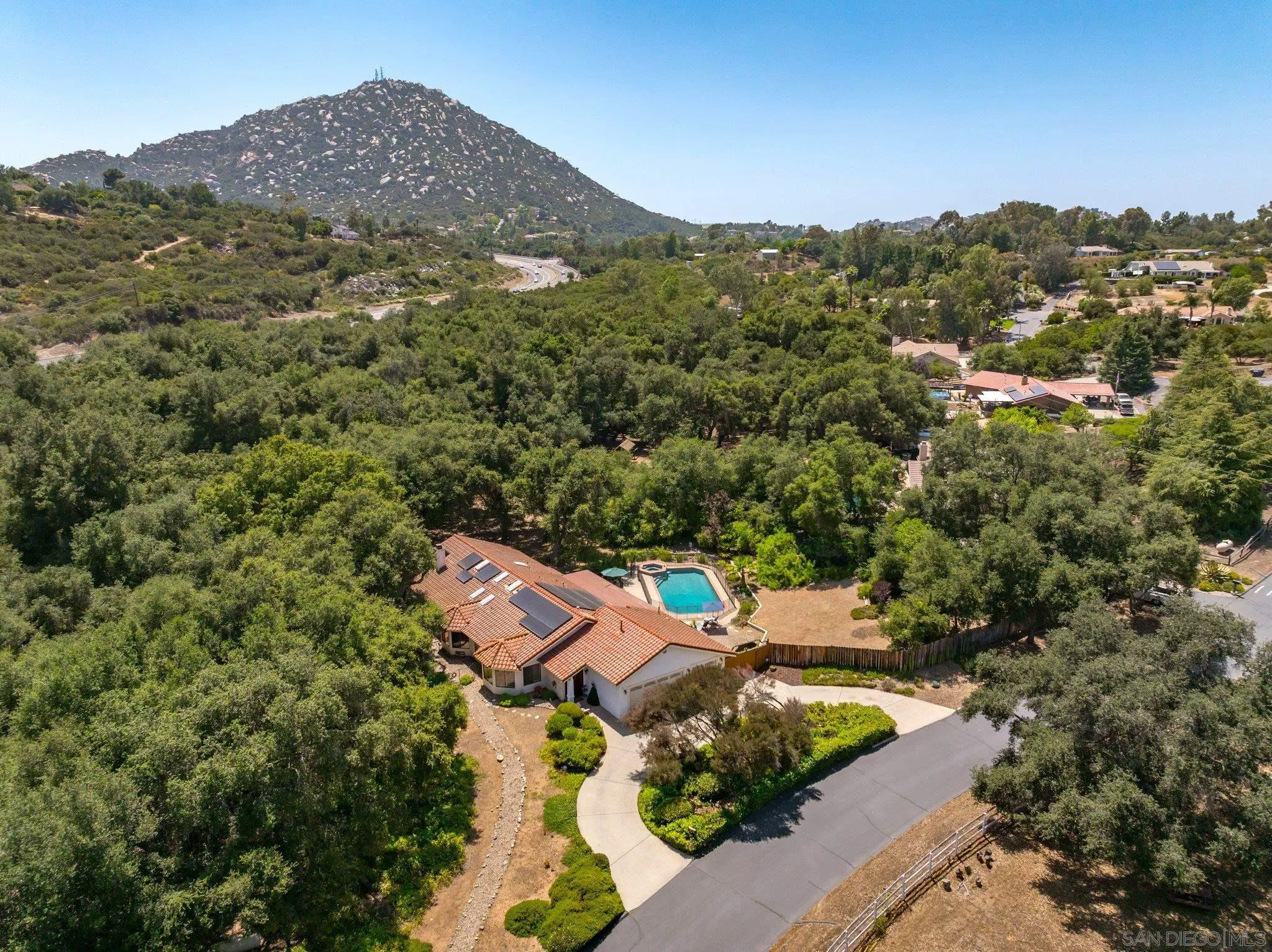 https://cdn.realtyfeed.com/cdn/127/260005556/4bd35680853c5876768852ceb0398722.webp