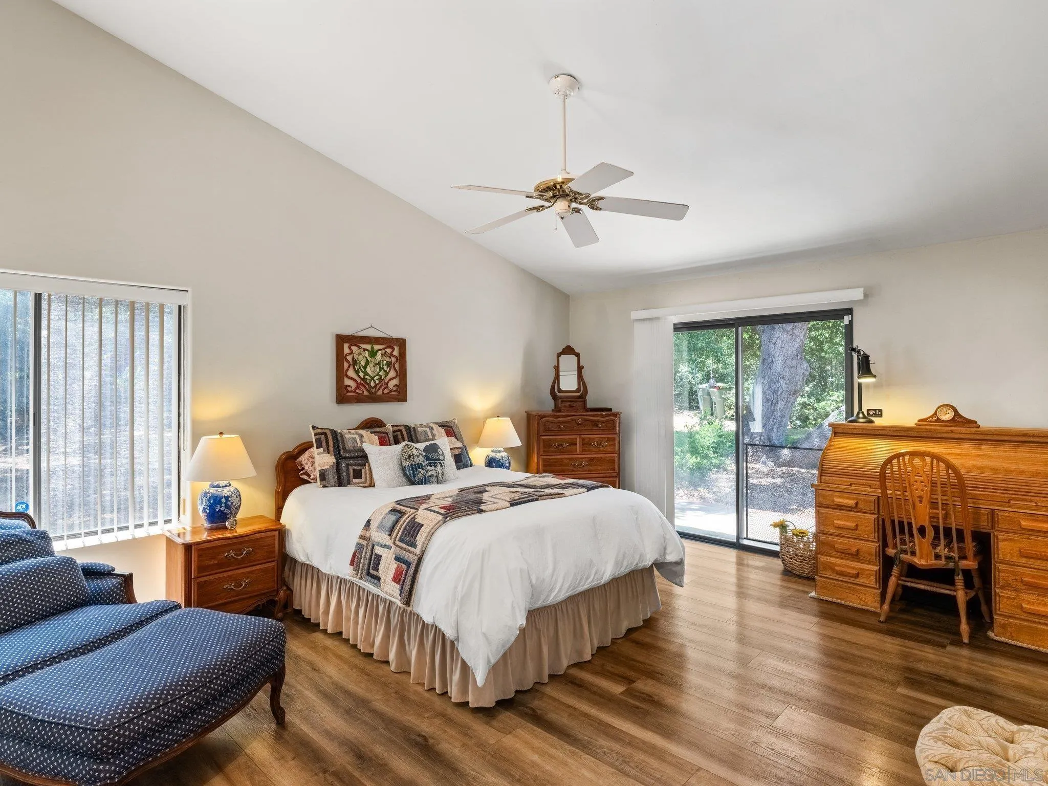 https://cdn.realtyfeed.com/cdn/127/260005556/890b4d0bd74860fb3de5eac9713cca9a.webp