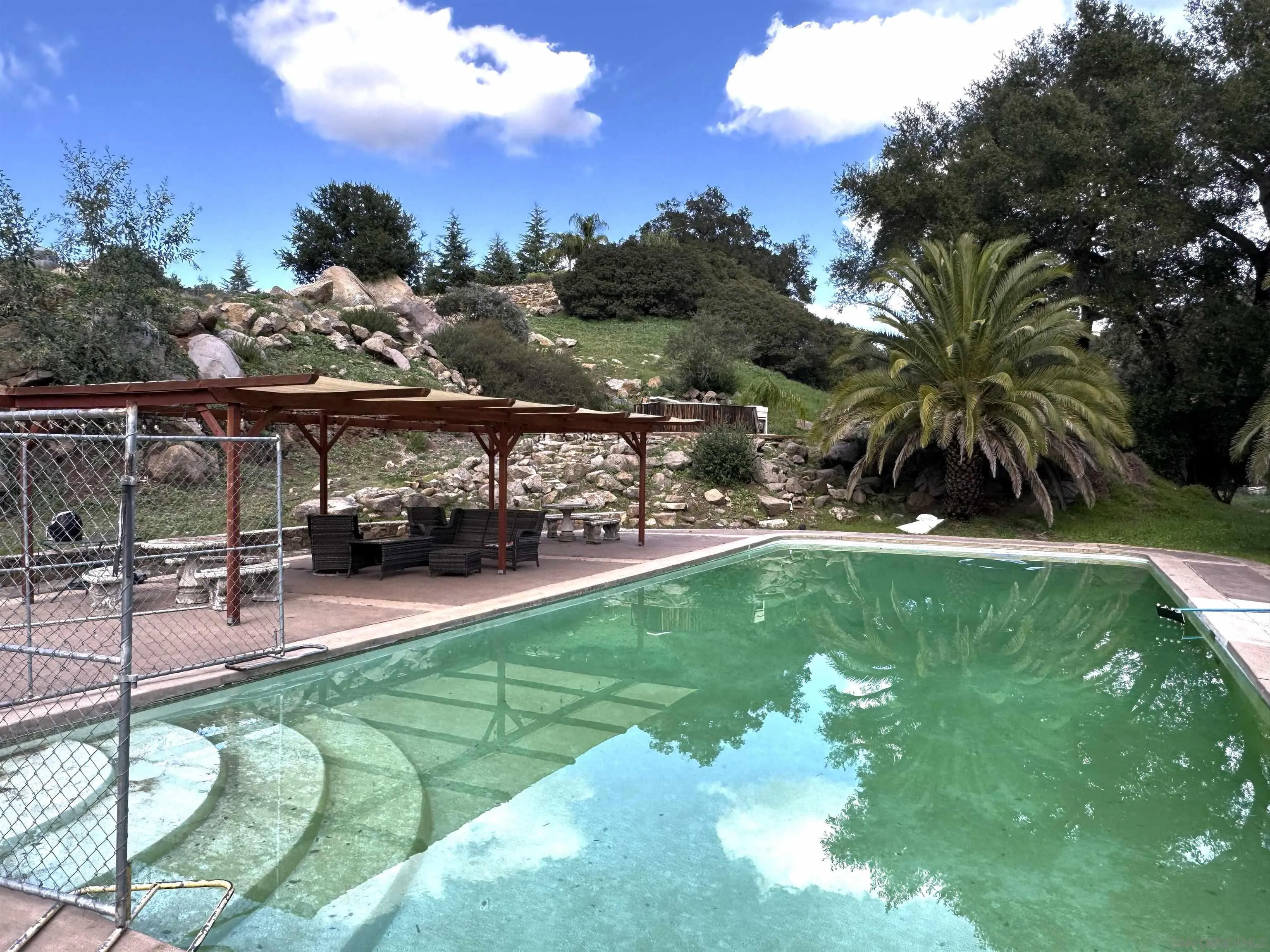 https://cdn.realtyfeed.com/cdn/127/260005560/258c6e4c3e749d31e0cefe7415d9ff85.webp